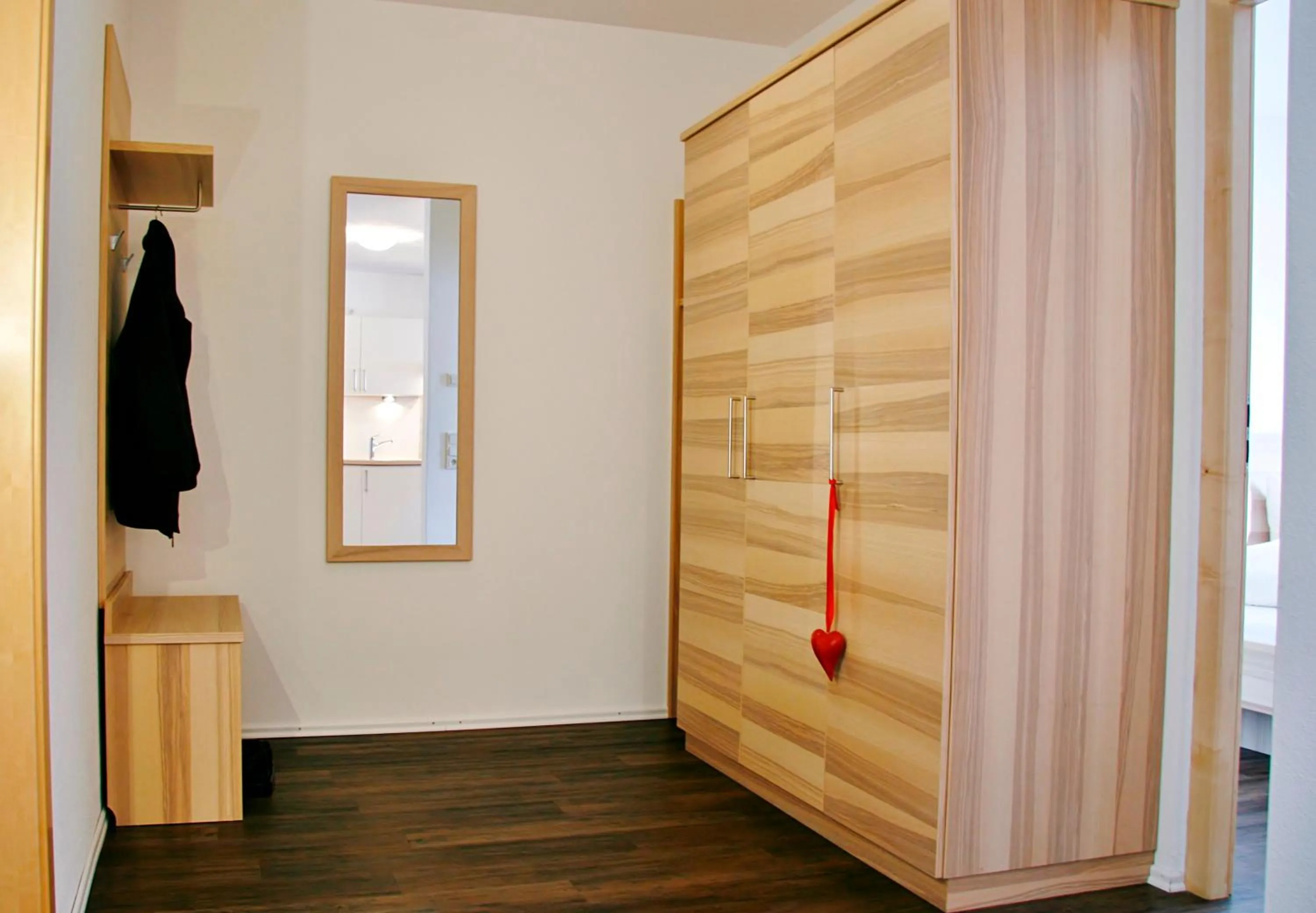 wardrobe in Seehotel und Appartements Schnöller