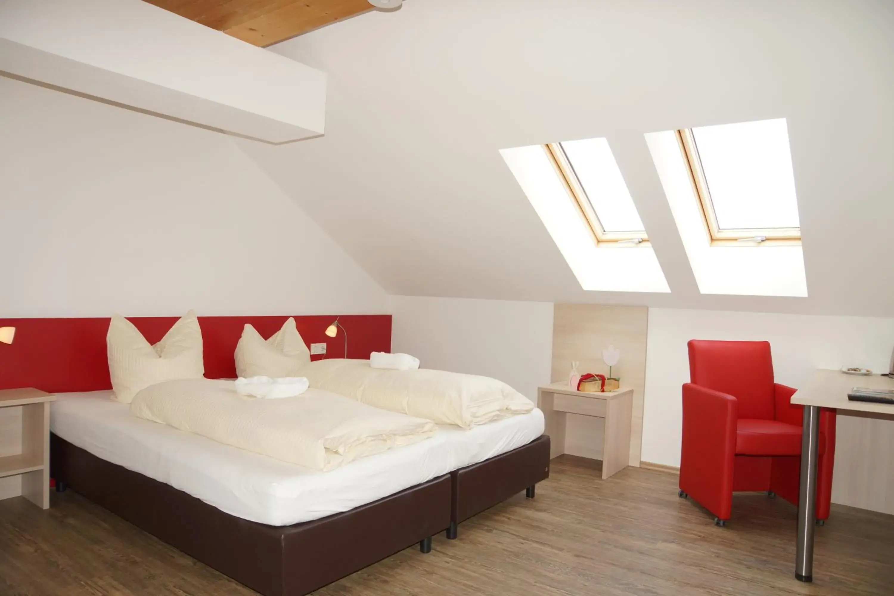 Double Room with Shared Shower and Toilet in Seehotel und Appartements Schnöller Double Room with Shared Shower and Toilet in Seehotel und Appartements Schnöller