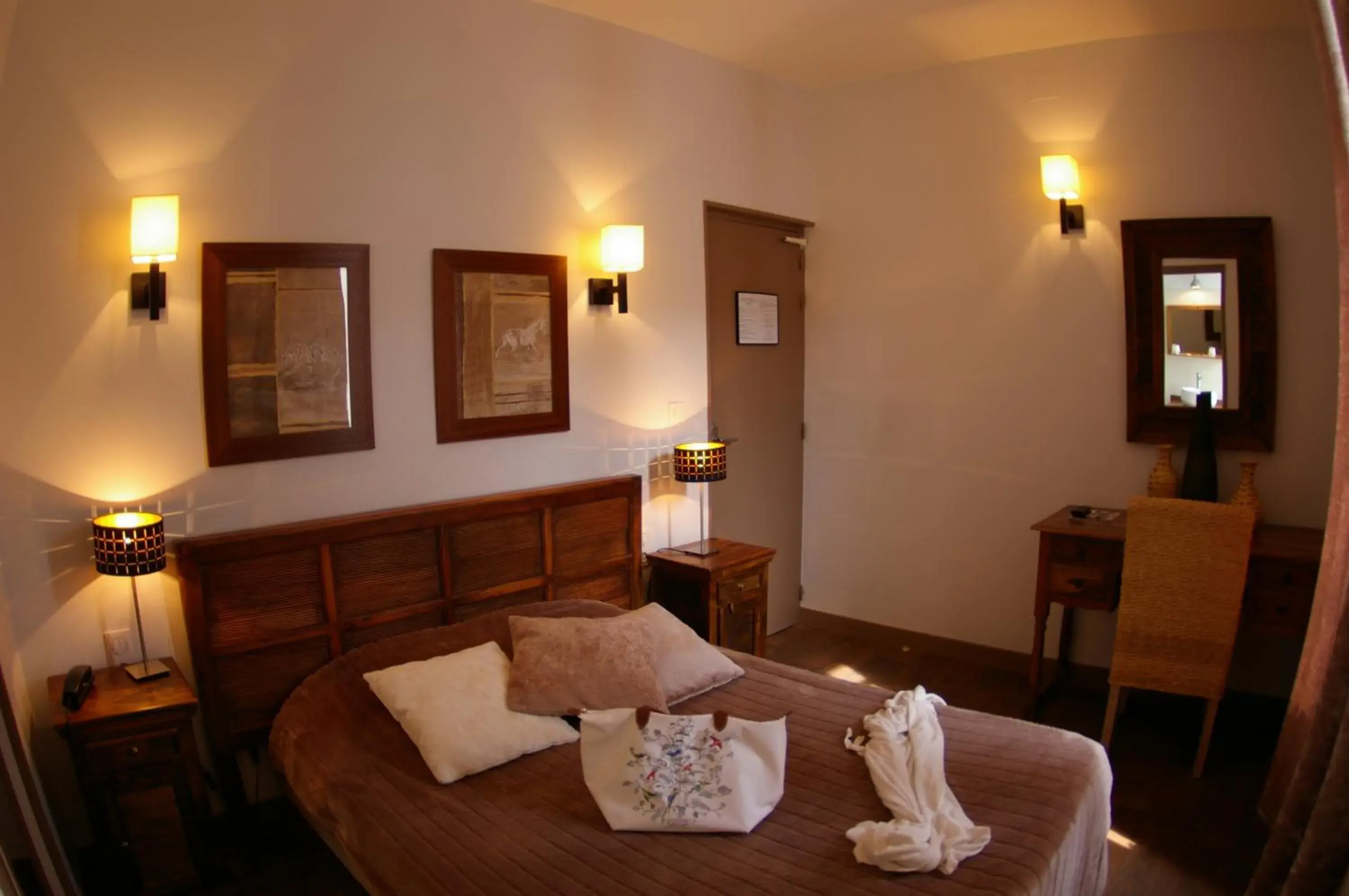 Bedroom, Bed in Logis Hôtel Le Cheval Noir Bedroom, Bed in Logis Hôtel Le Cheval Noir