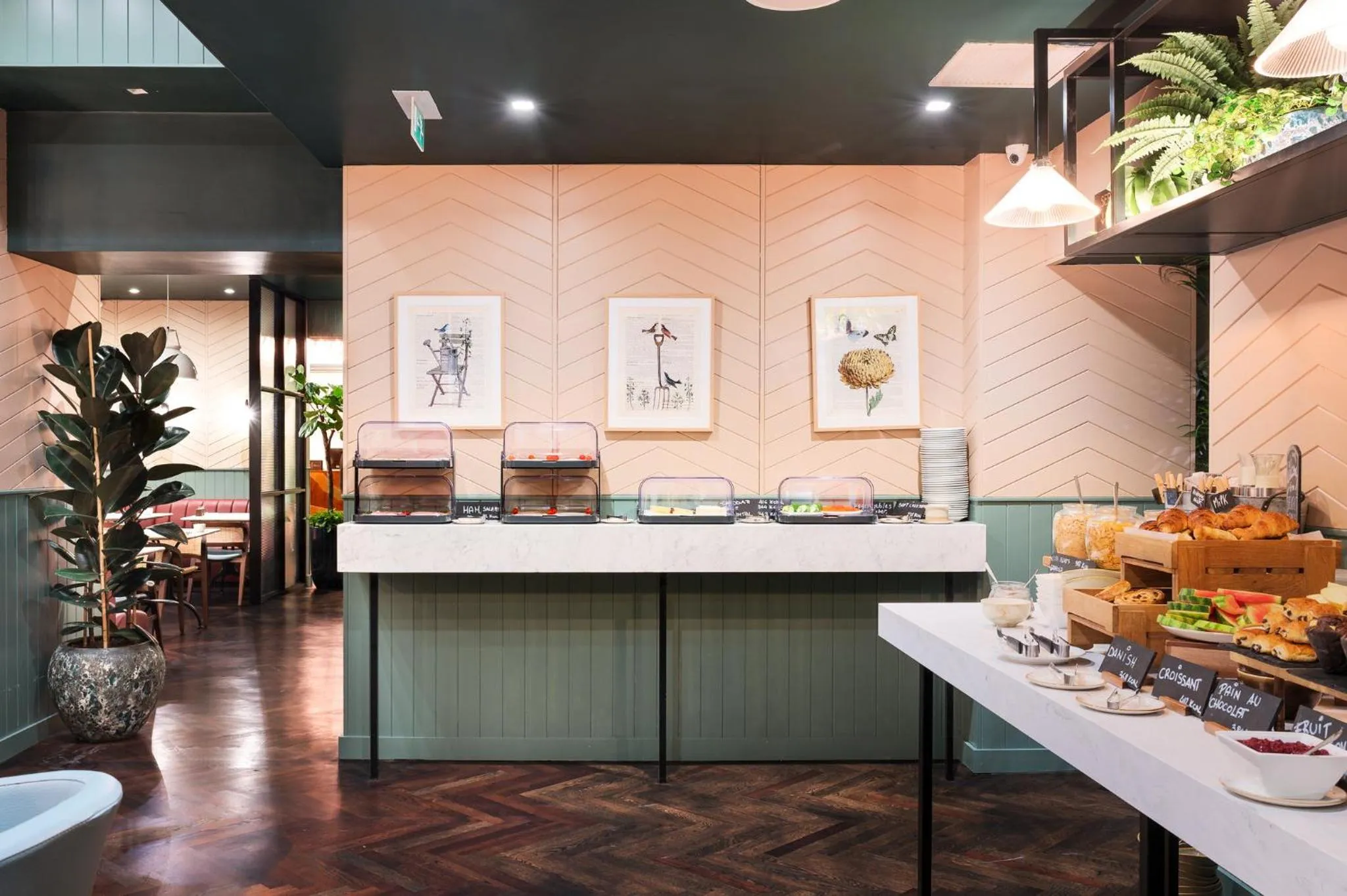 Breakfast in Hotel Indigo London - Kensington by IHG