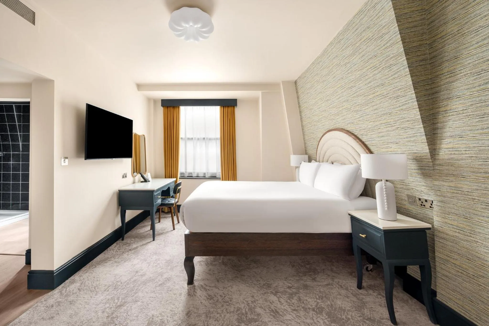 Photo of the whole room, Bed in Hotel Indigo London - Kensington by IHG