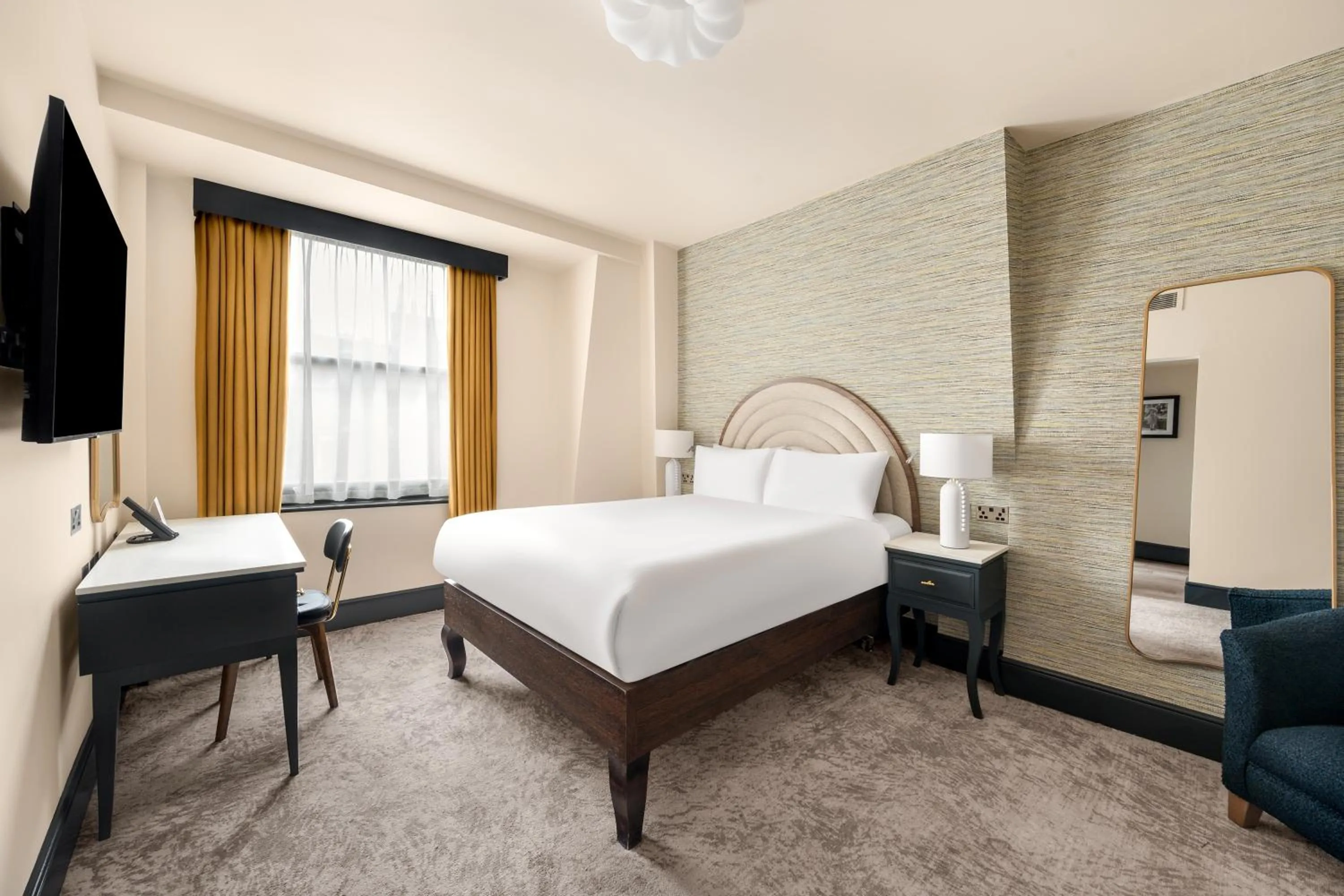Bedroom, Bed in Hotel Indigo London - Kensington by IHG