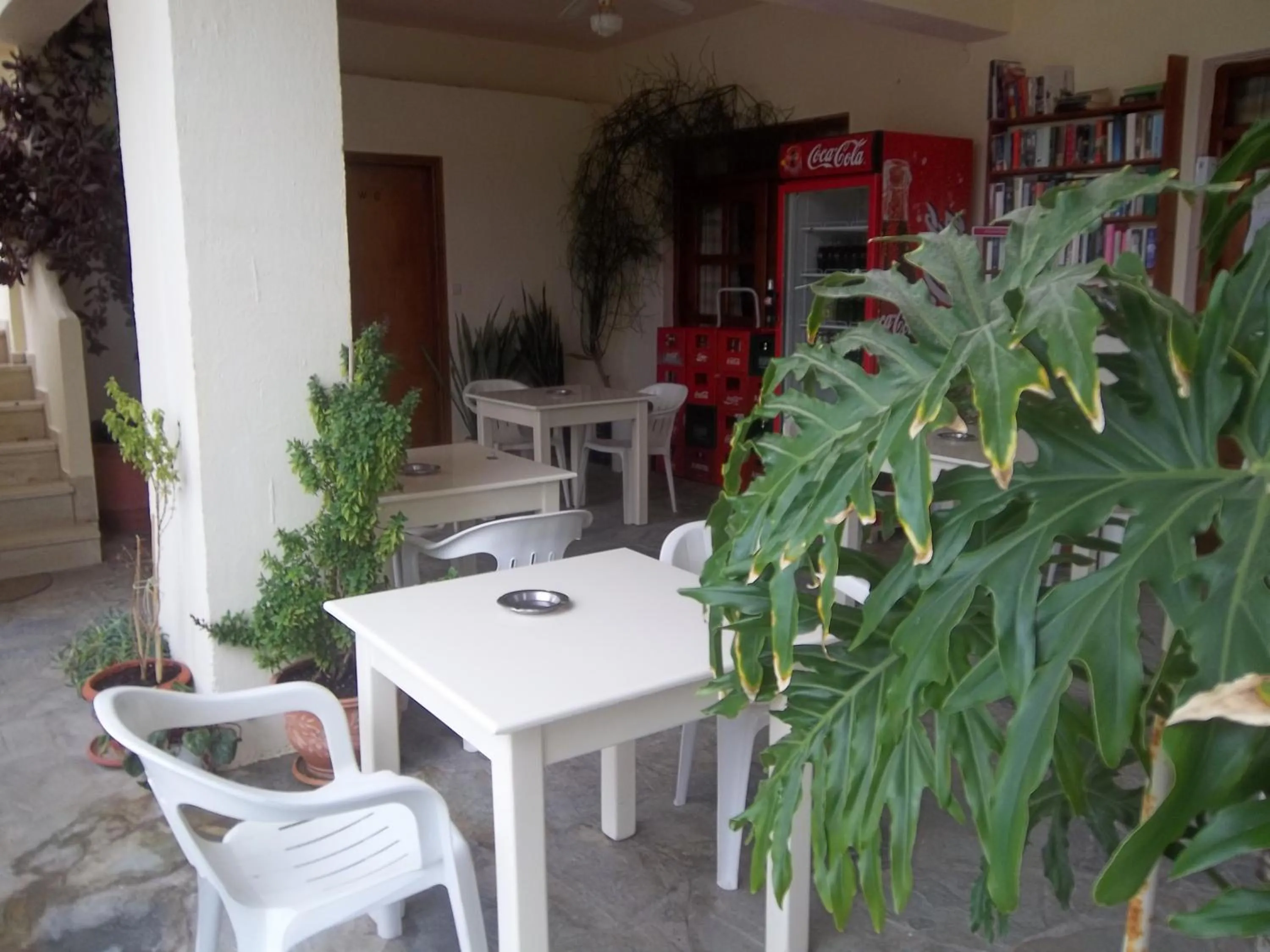 Restaurant/places to eat in Knossos Hotel