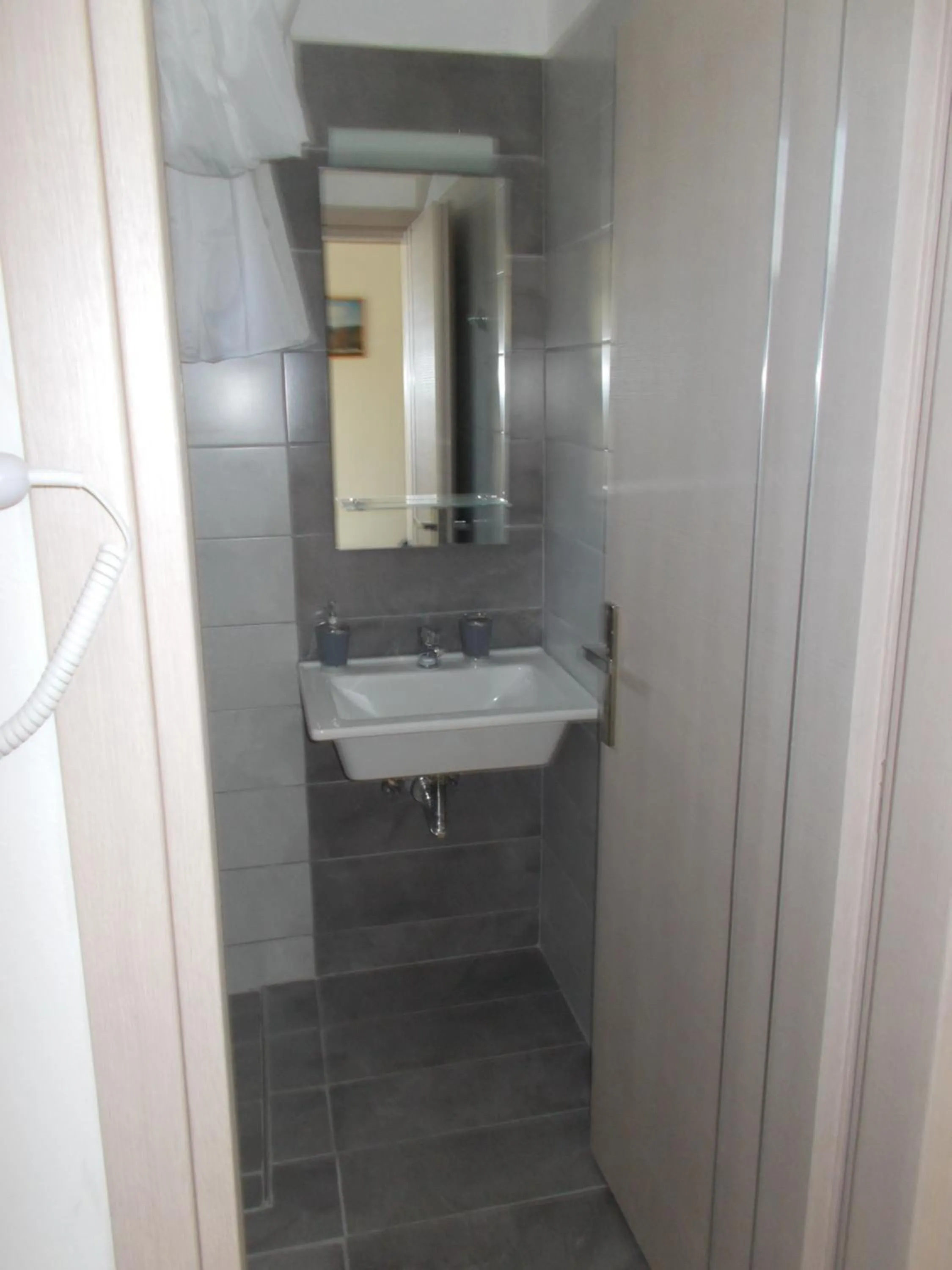 Bathroom in Knossos Hotel