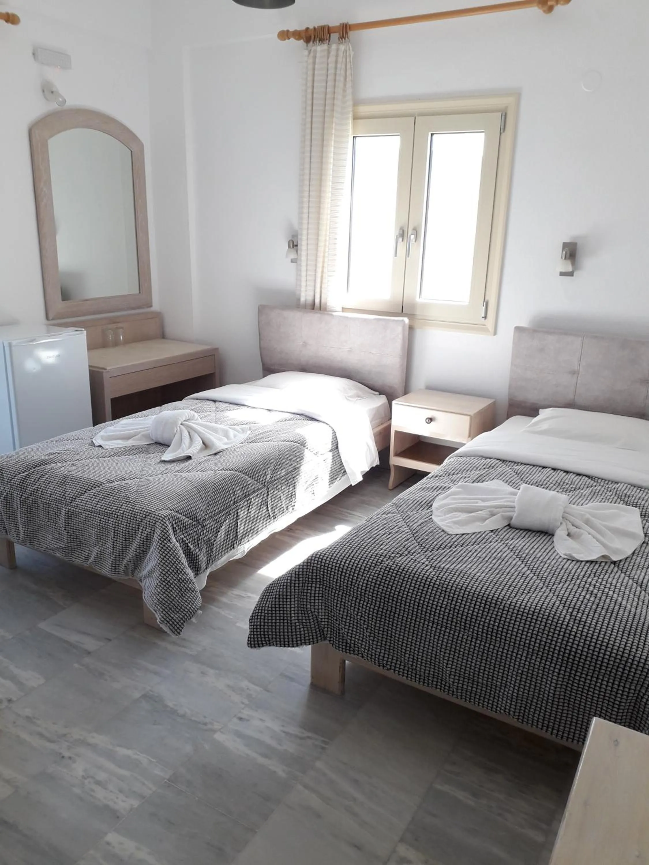 Bedroom, Bed in Knossos Hotel