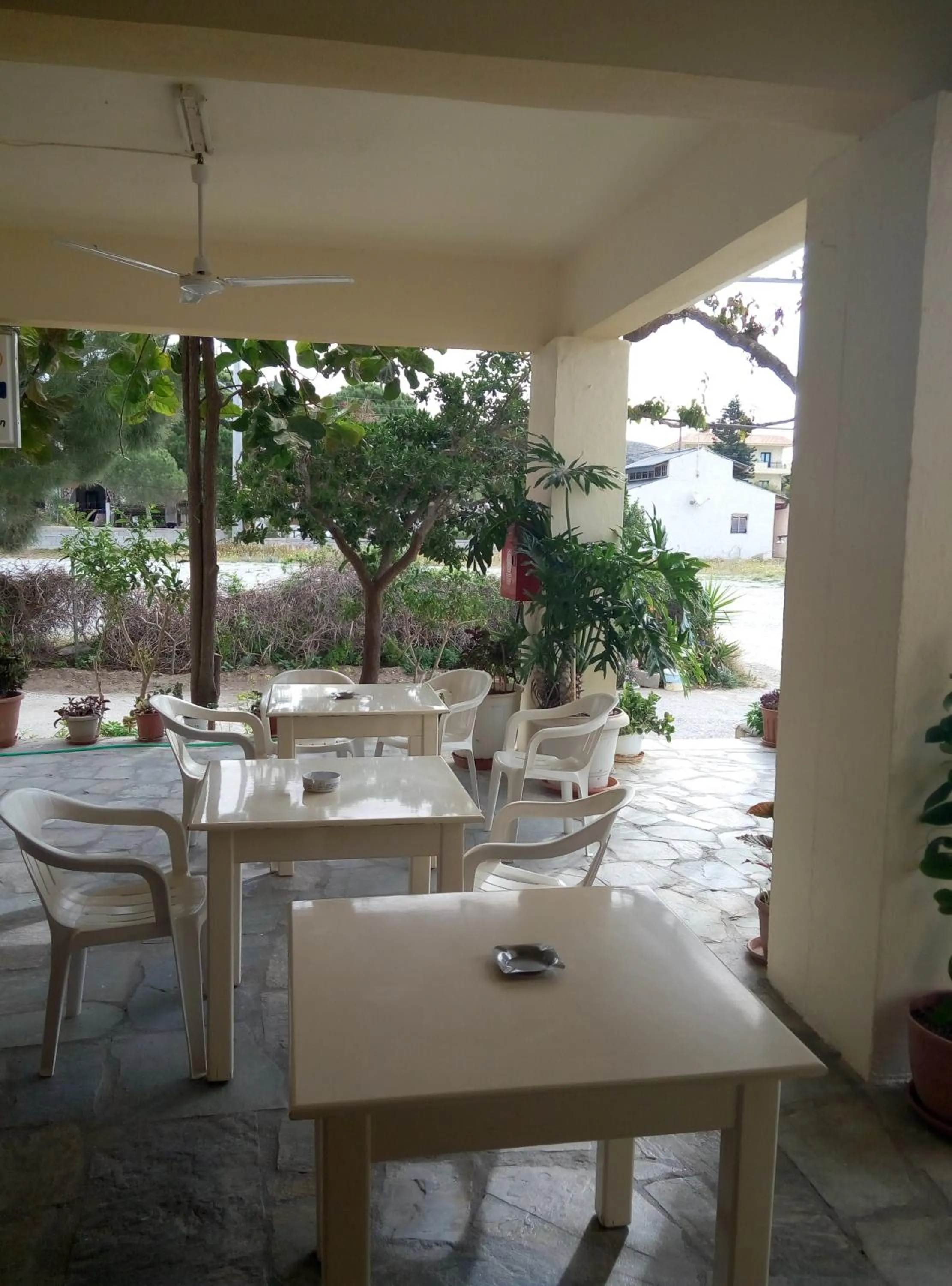 Restaurant/places to eat in Knossos Hotel