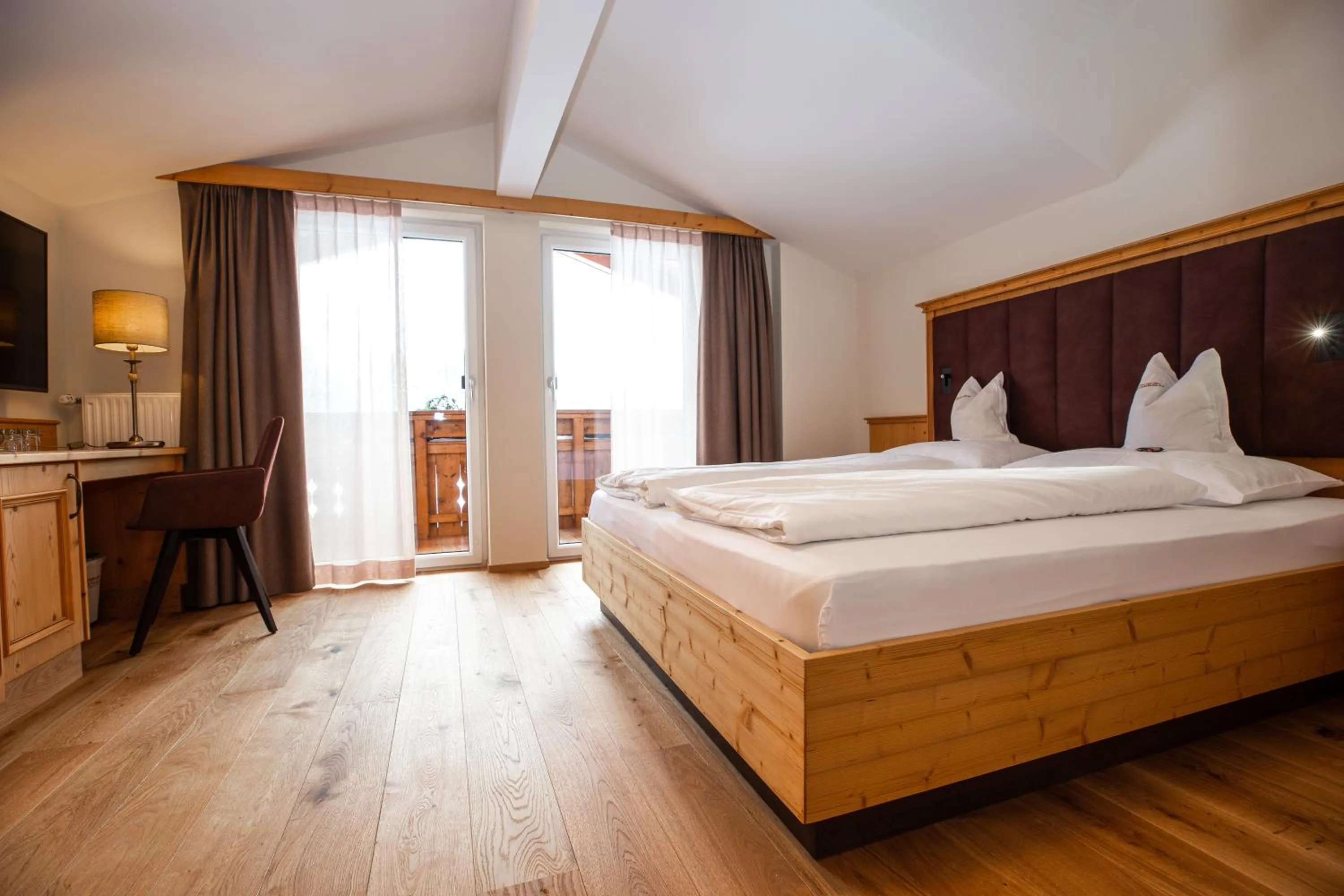 Photo of the whole room, Bed in Moseralm Dolomiti Hideaway