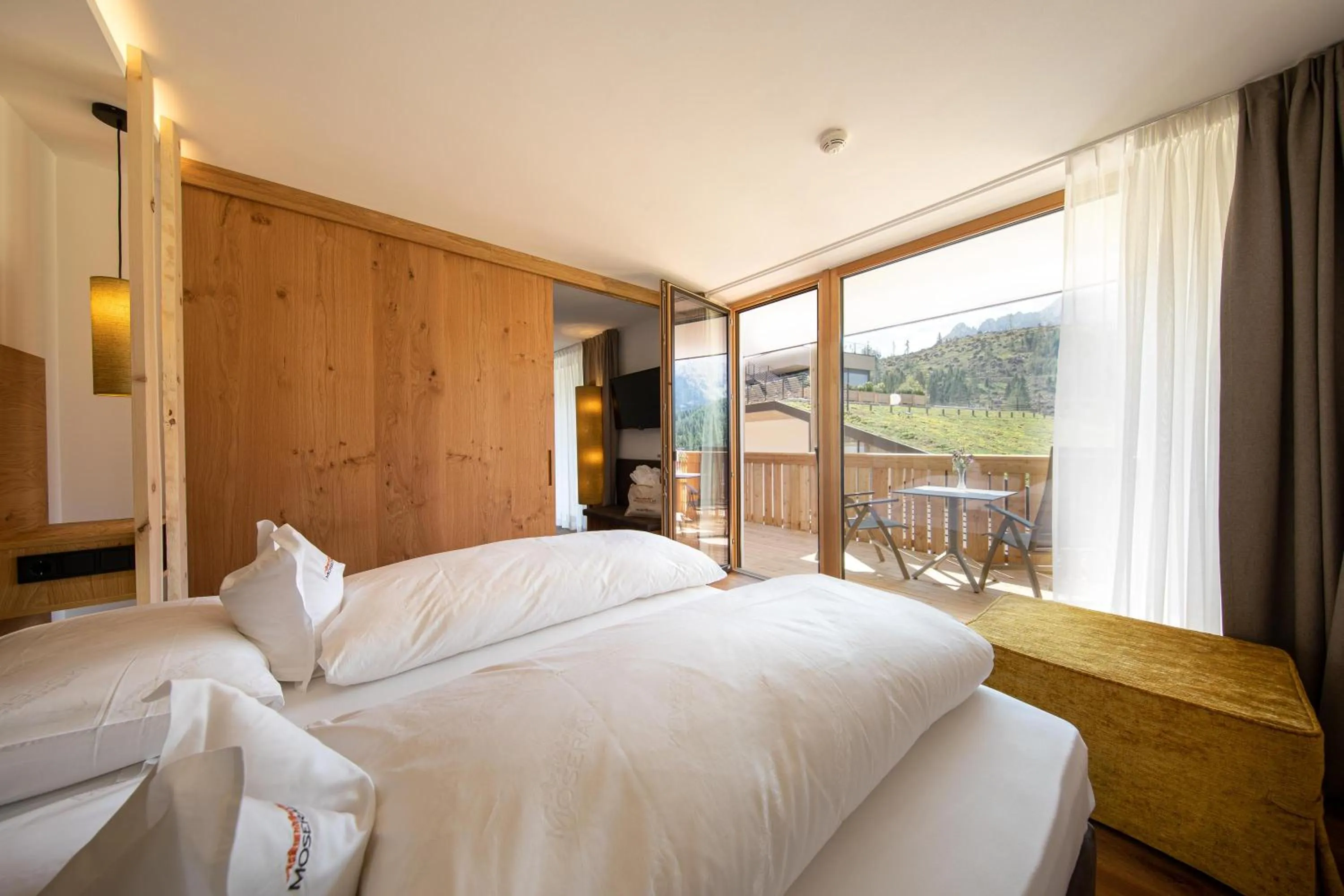 Bedroom, Bed in Moseralm Dolomiti Hideaway