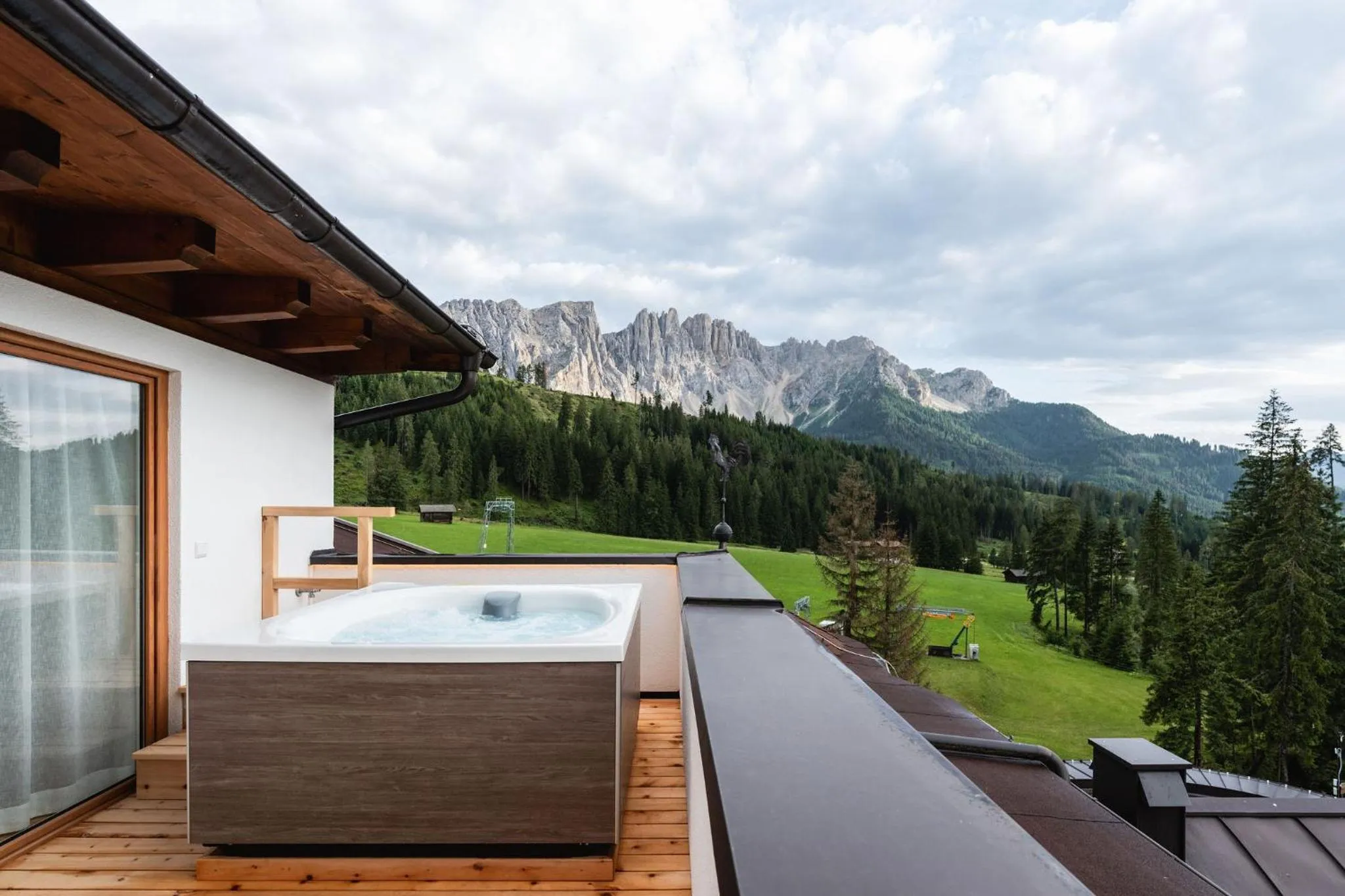 Hot Tub in Moseralm Dolomiti Hideaway