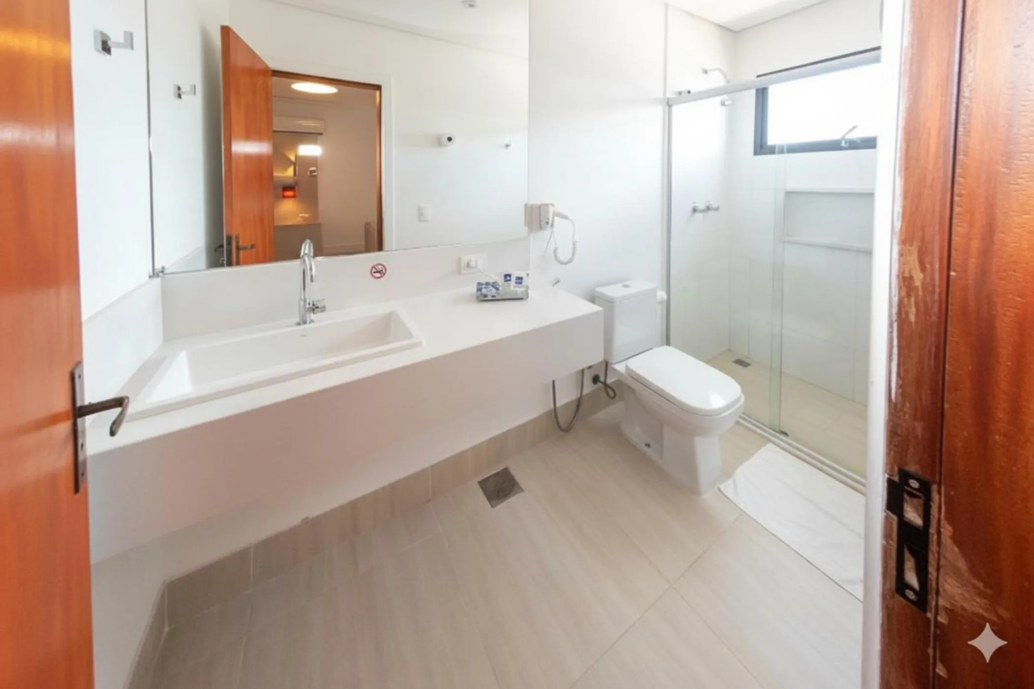 Shower in Antonio´s Palace Hotel