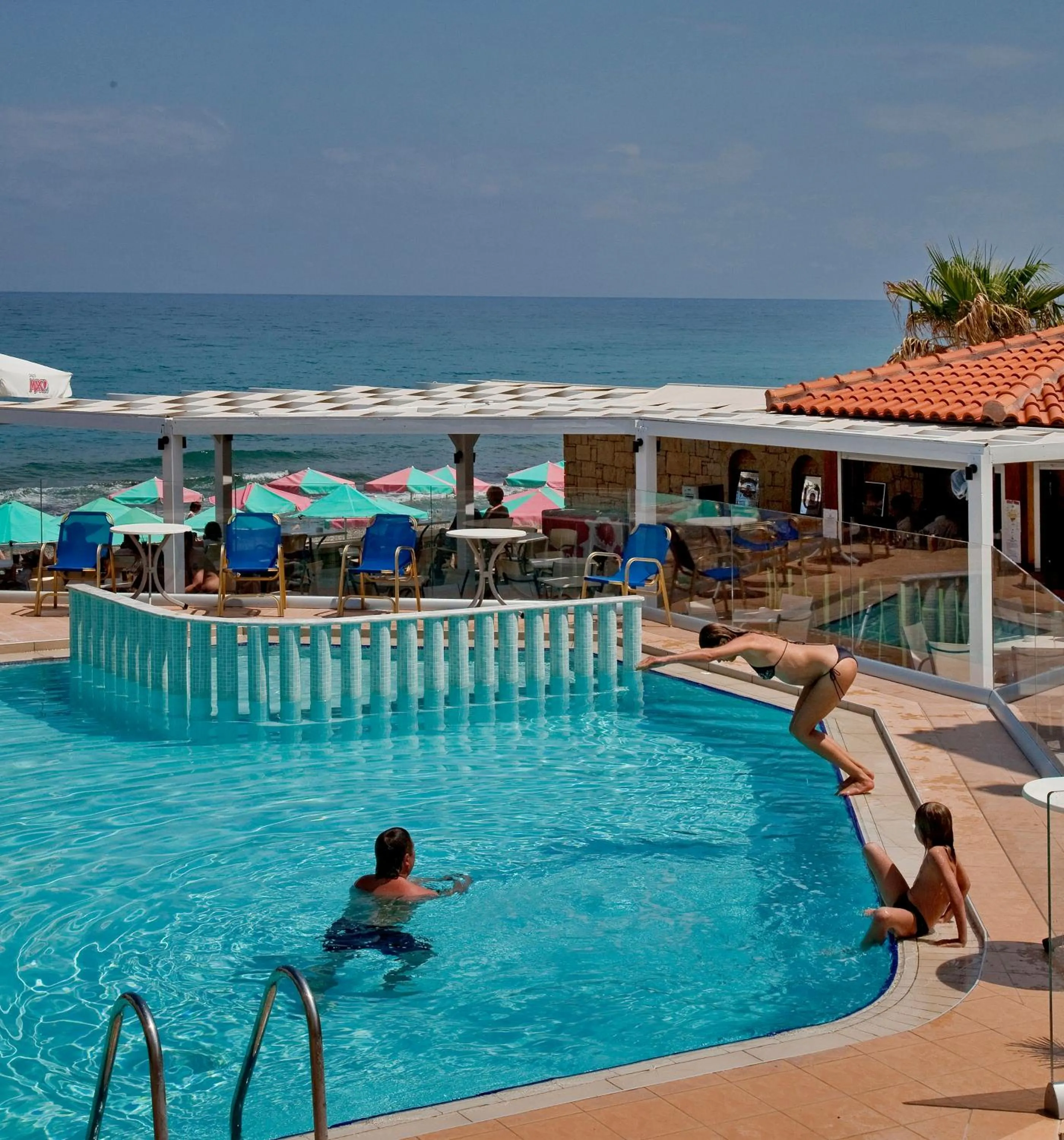Swimming pool in Jo An Beach Hotel