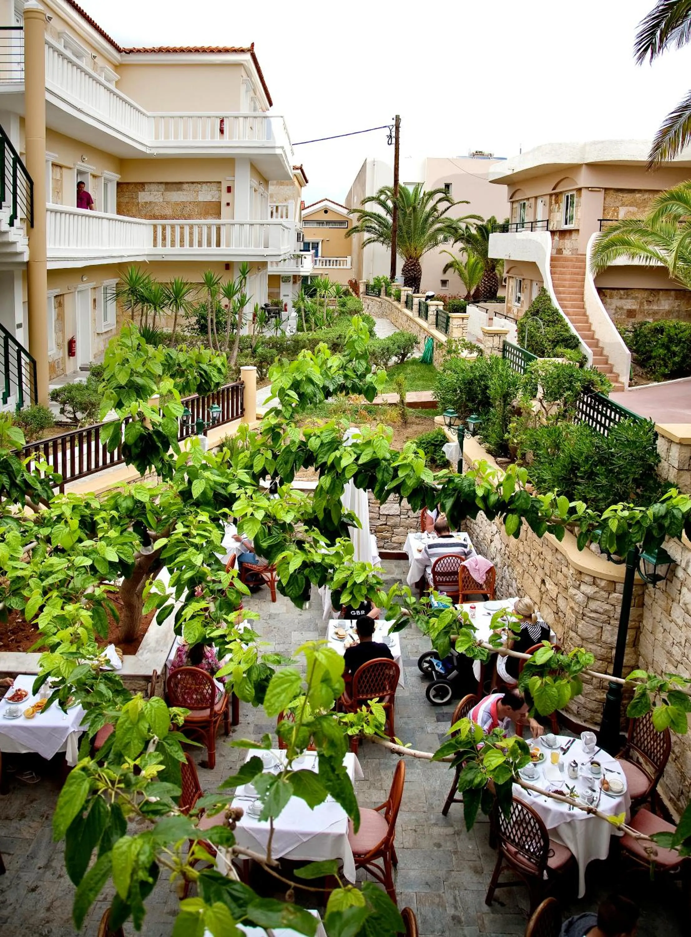 Restaurant/places to eat in Jo An Beach Hotel