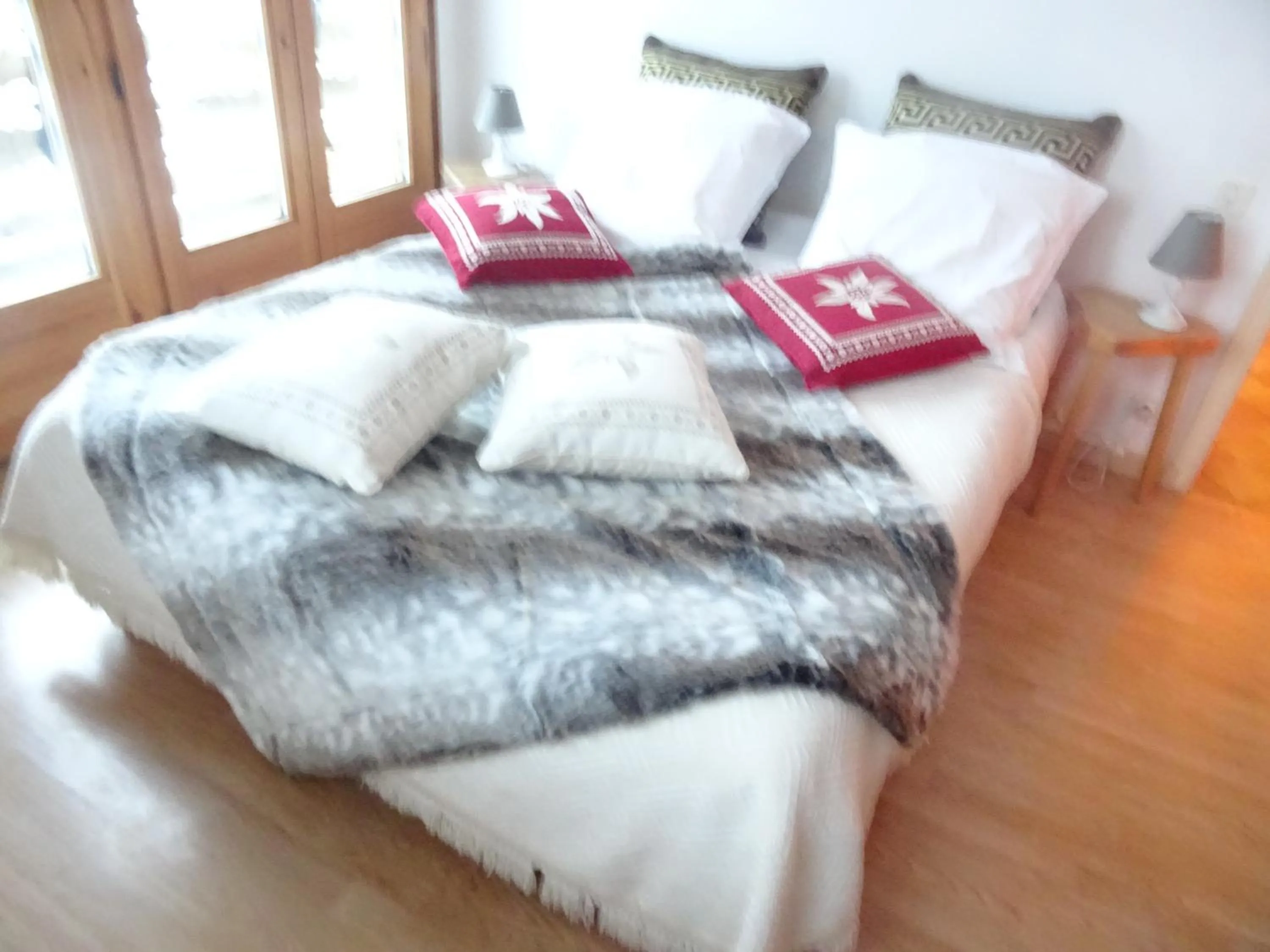 Bed in Apart'hotel & Spa "La Destière"