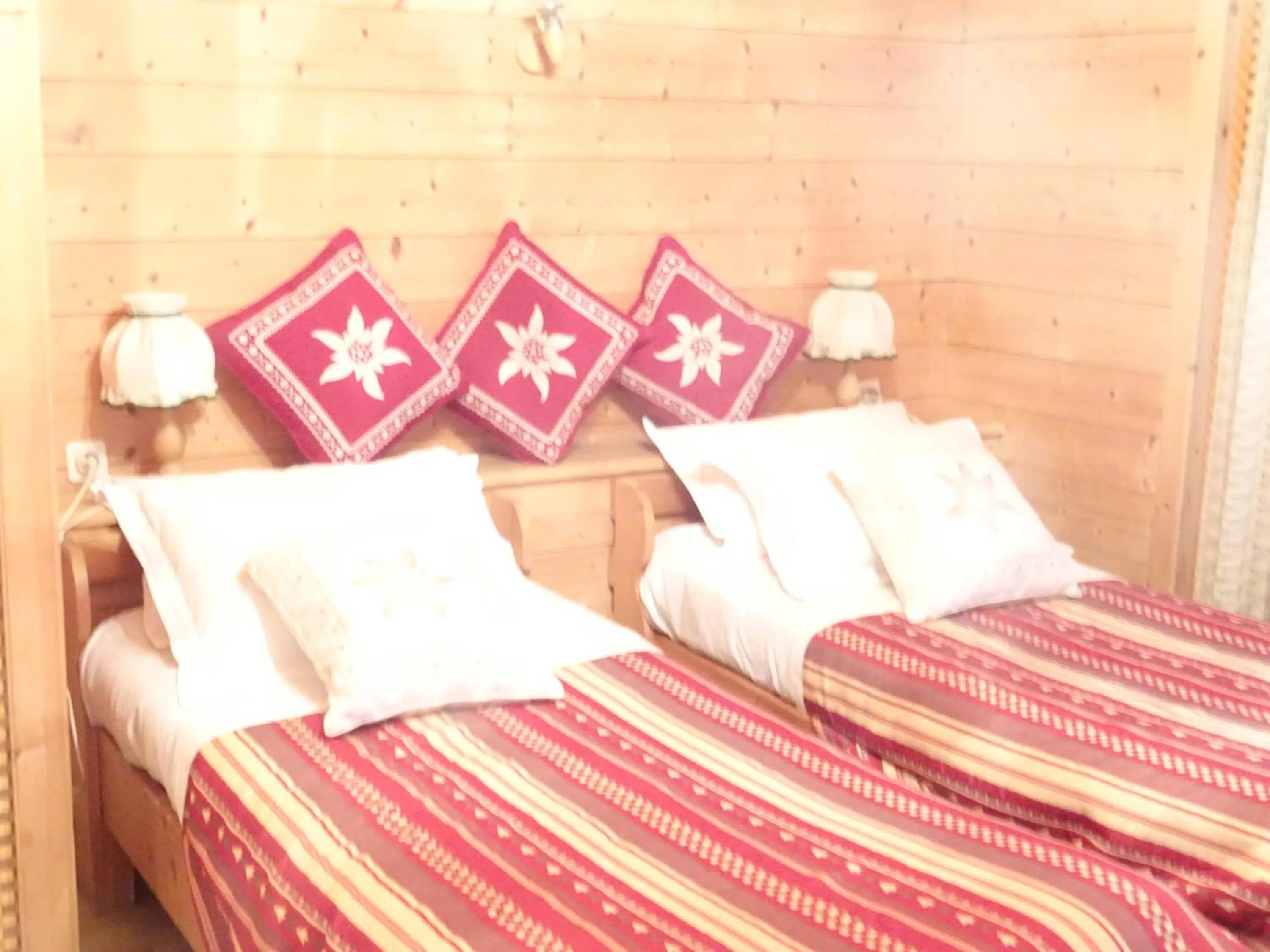 Bed in Apart'hotel & Spa "La Destière"