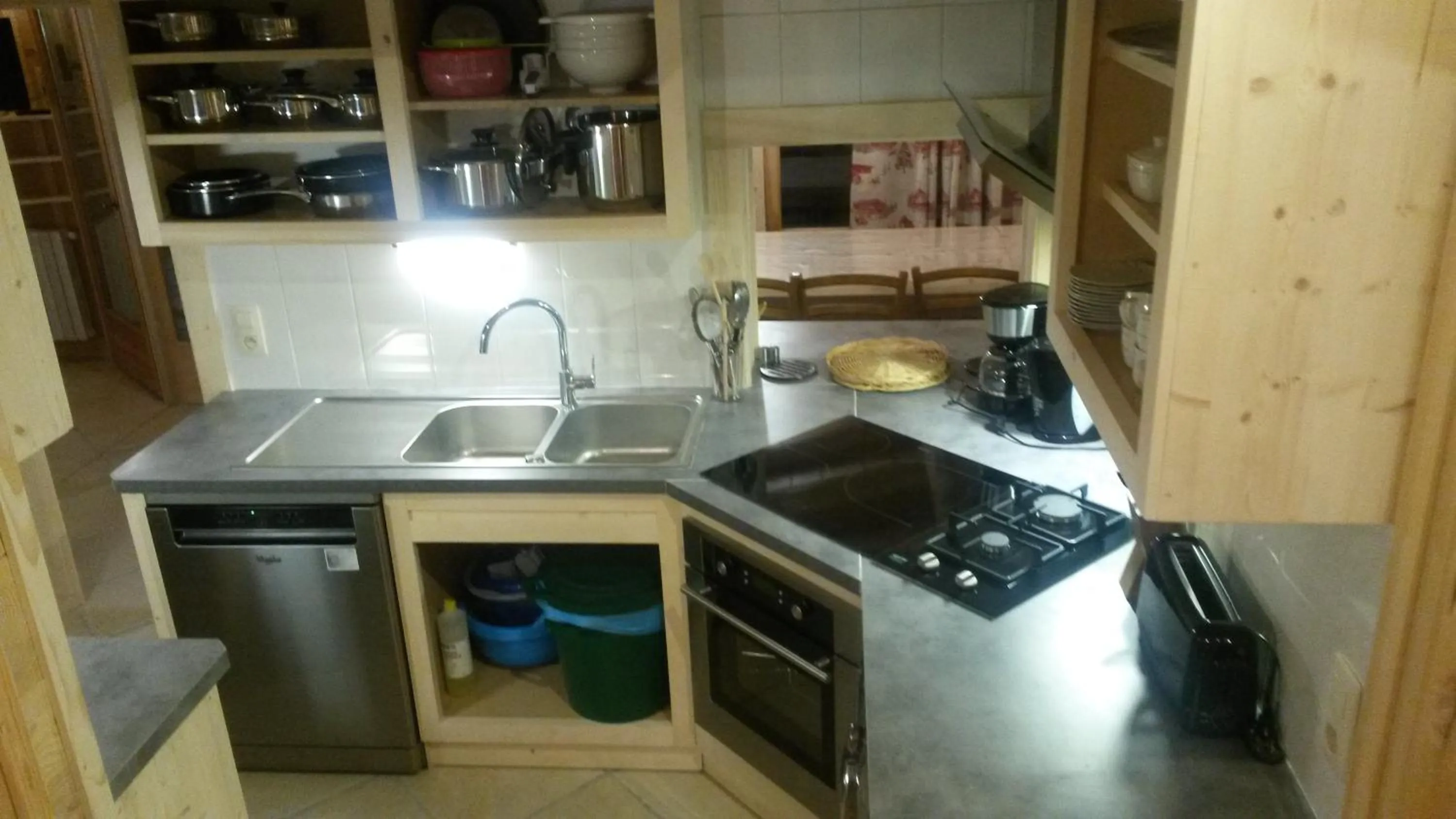 Kitchen or kitchenette in Apart'hotel & Spa "La Destière"