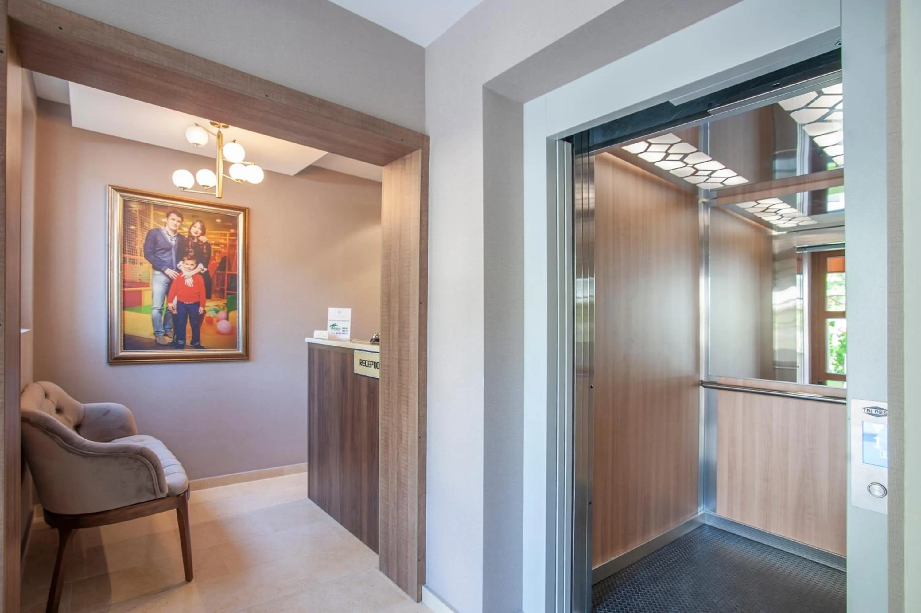 Hotel Twelve by Aycon