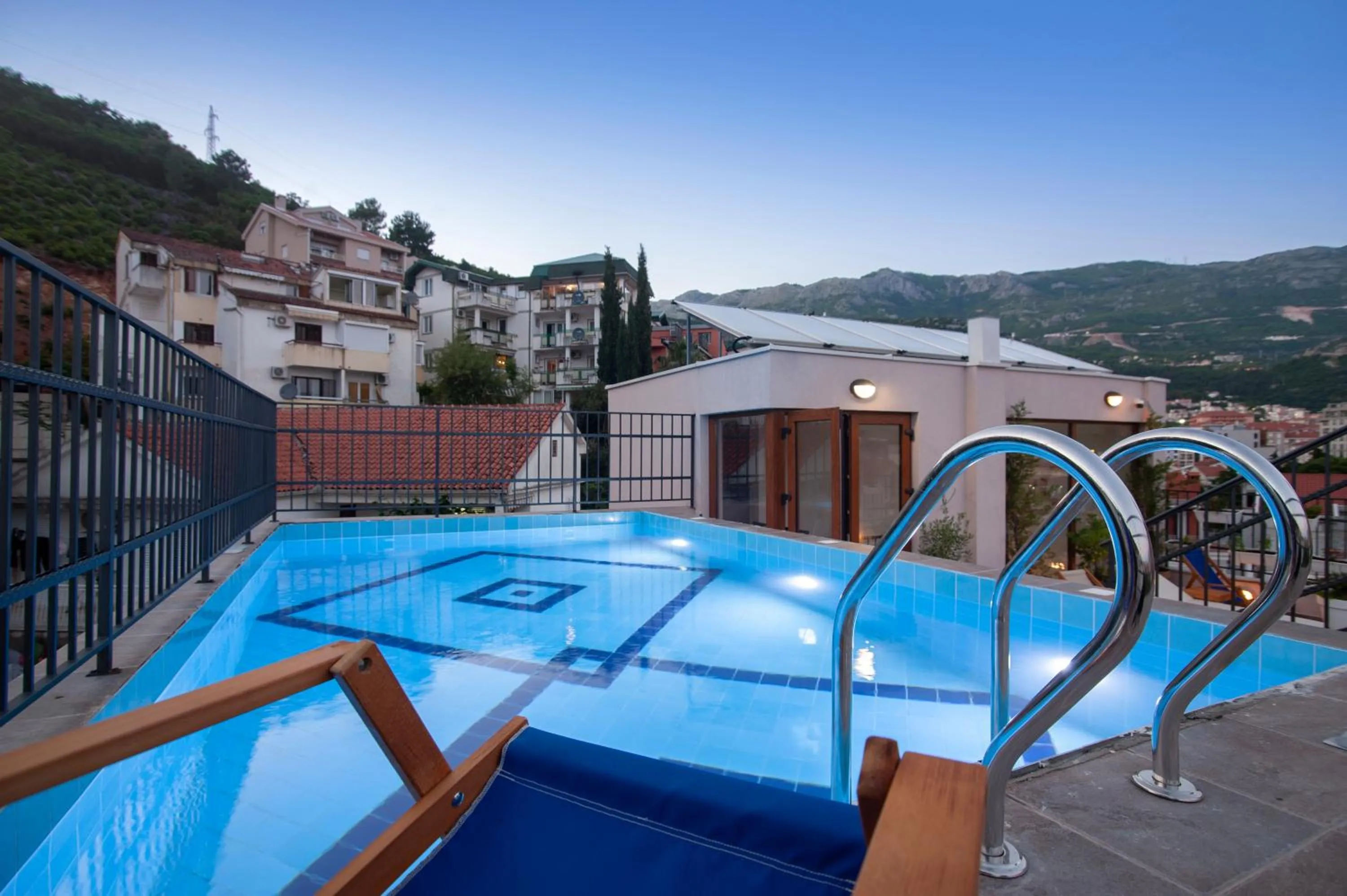 Hotel Twelve by Aycon