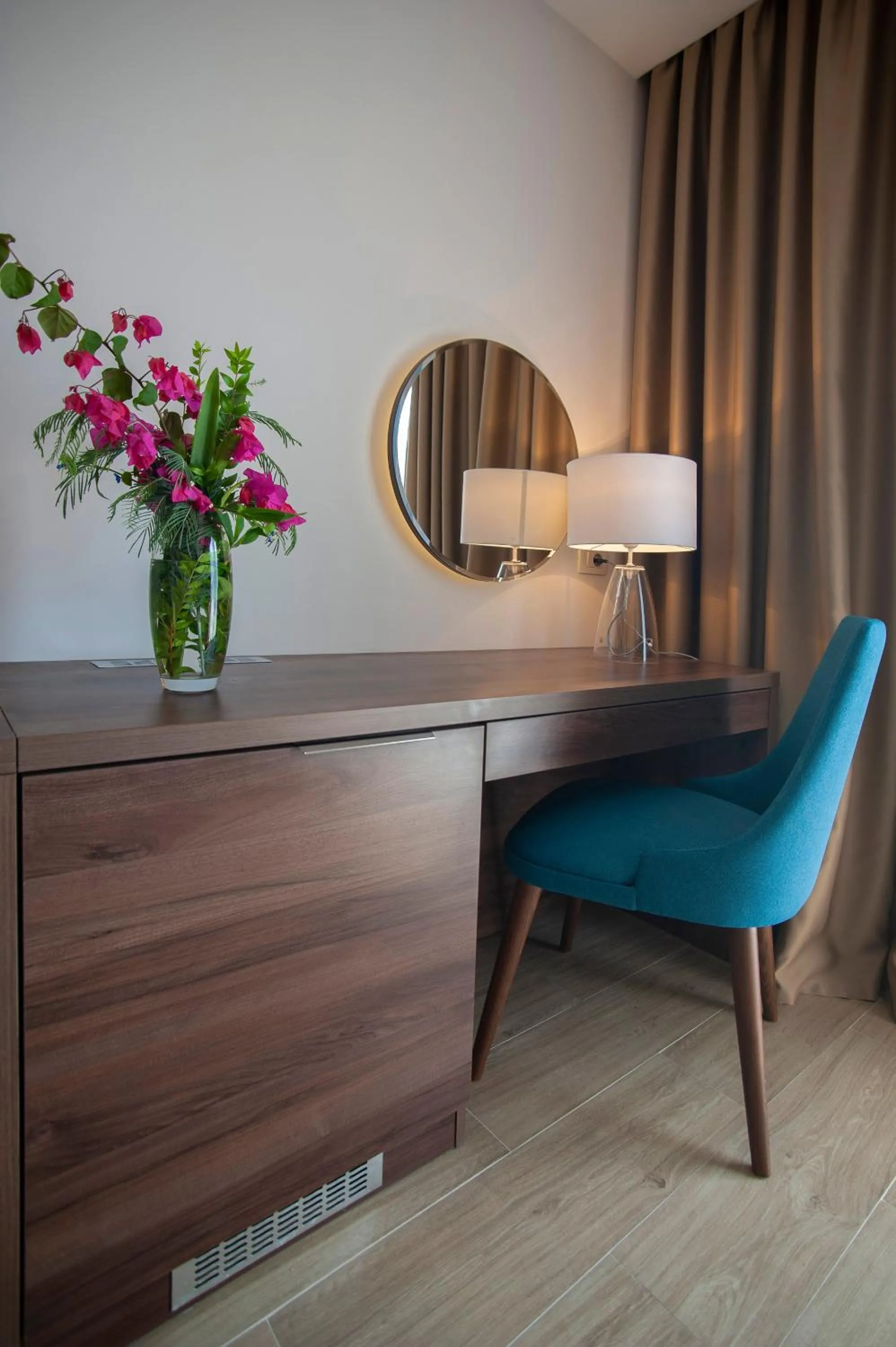 Coffee/tea facilities in Hotel Twelve by Aycon