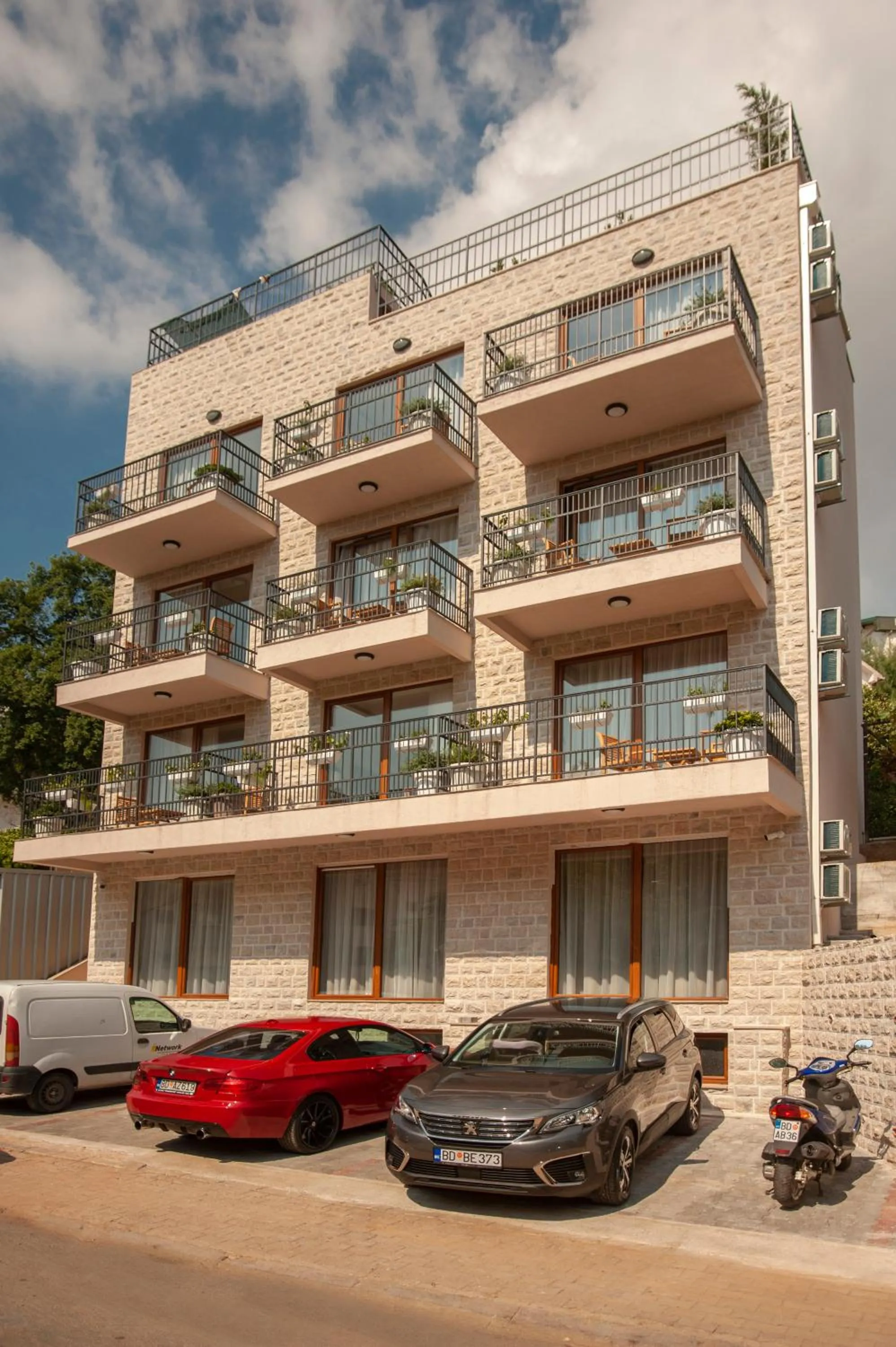 Facade/entrance in Hotel Twelve by Aycon