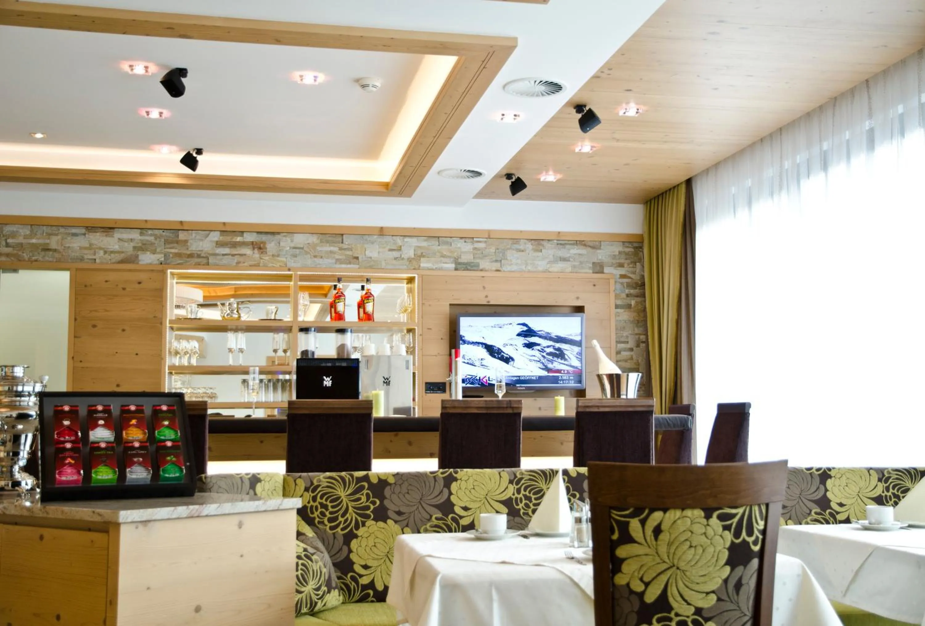 Restaurant/places to eat in Hotel Garni Arosa