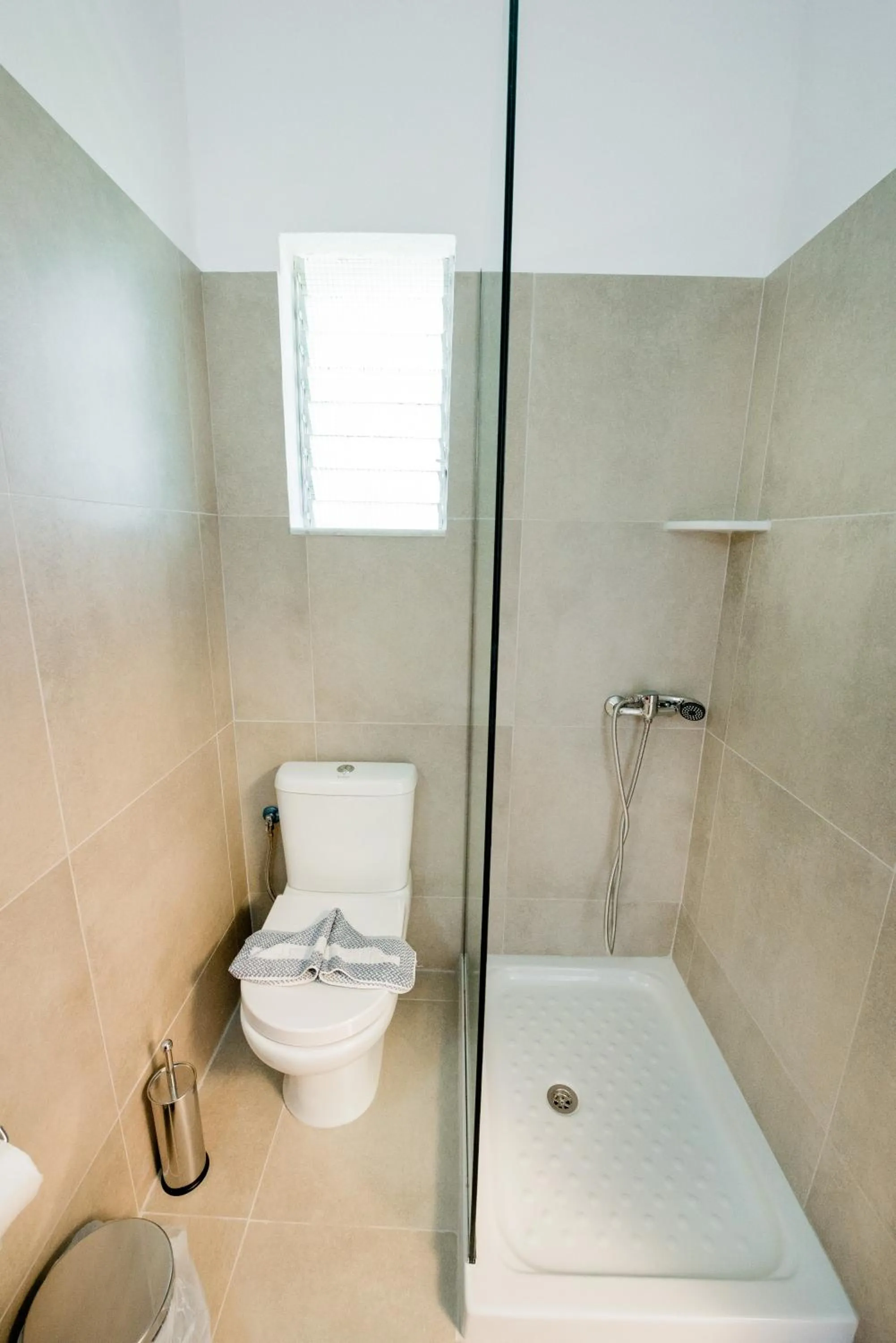 Shower in Sokrates Studios