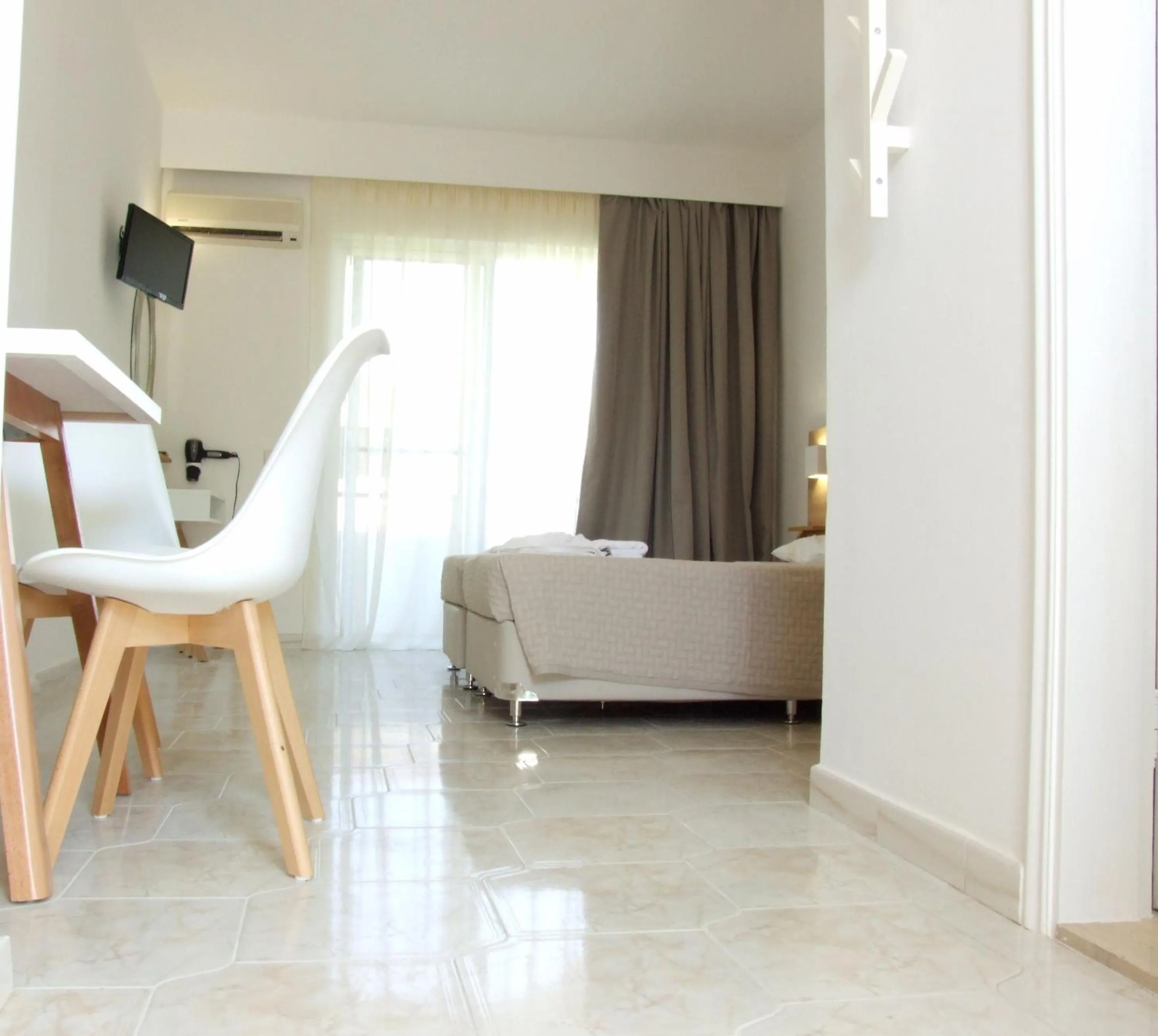 Photo of the whole room in Sokrates Studios