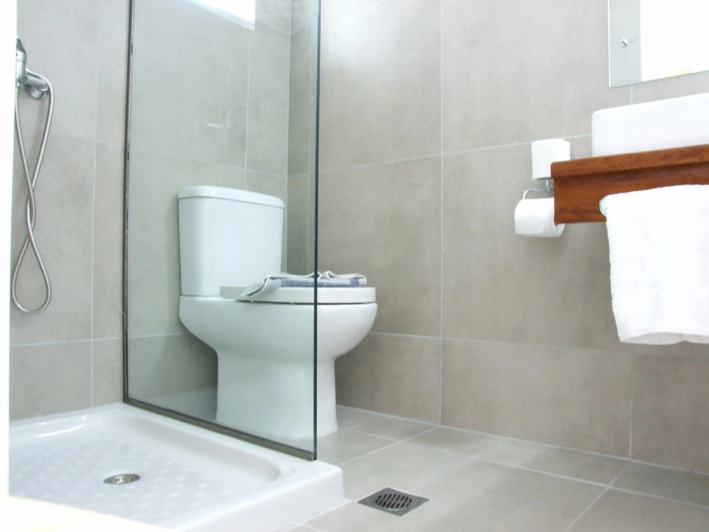 Shower in Sokrates Studios