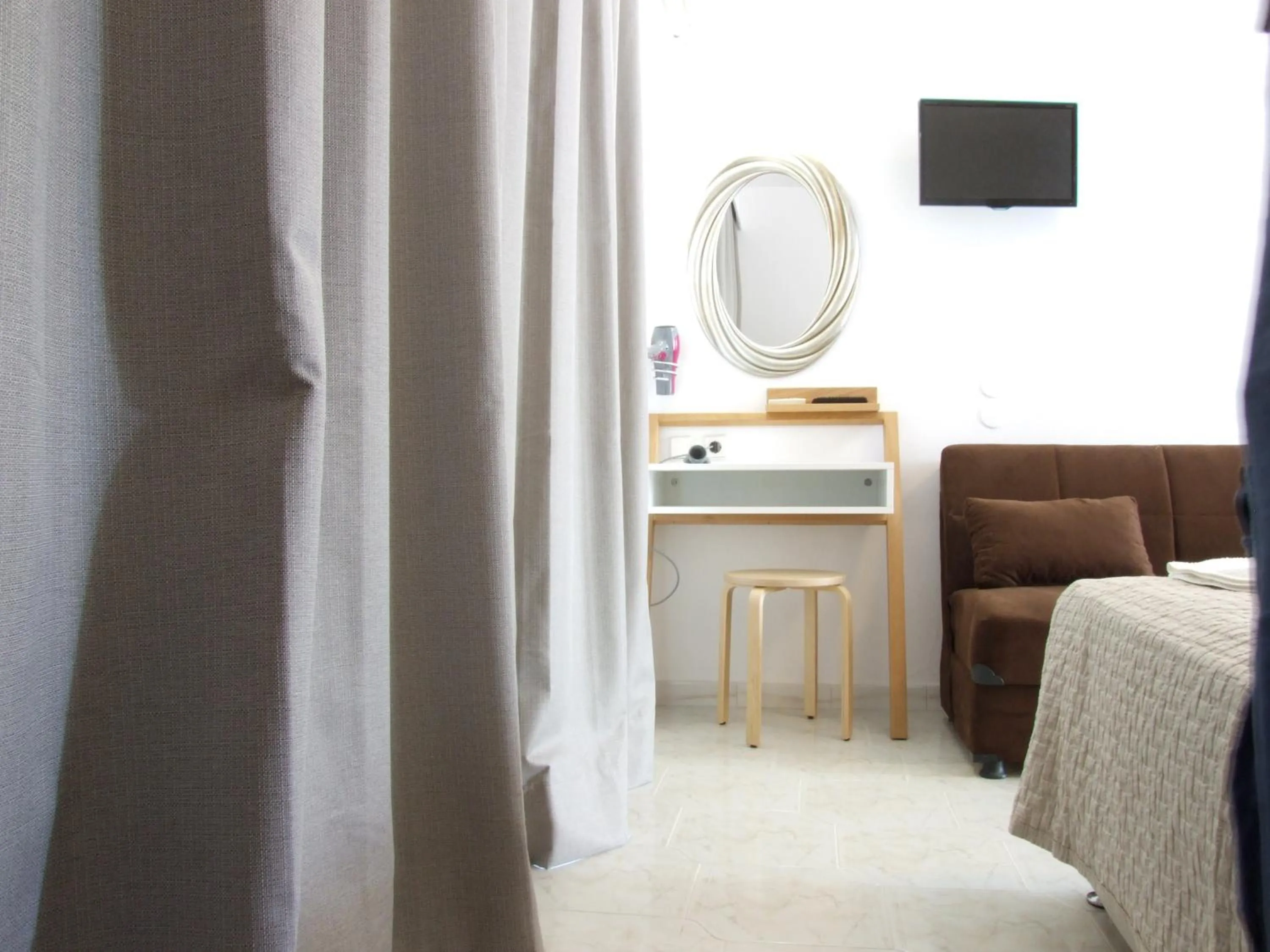 Bed in Sokrates Studios