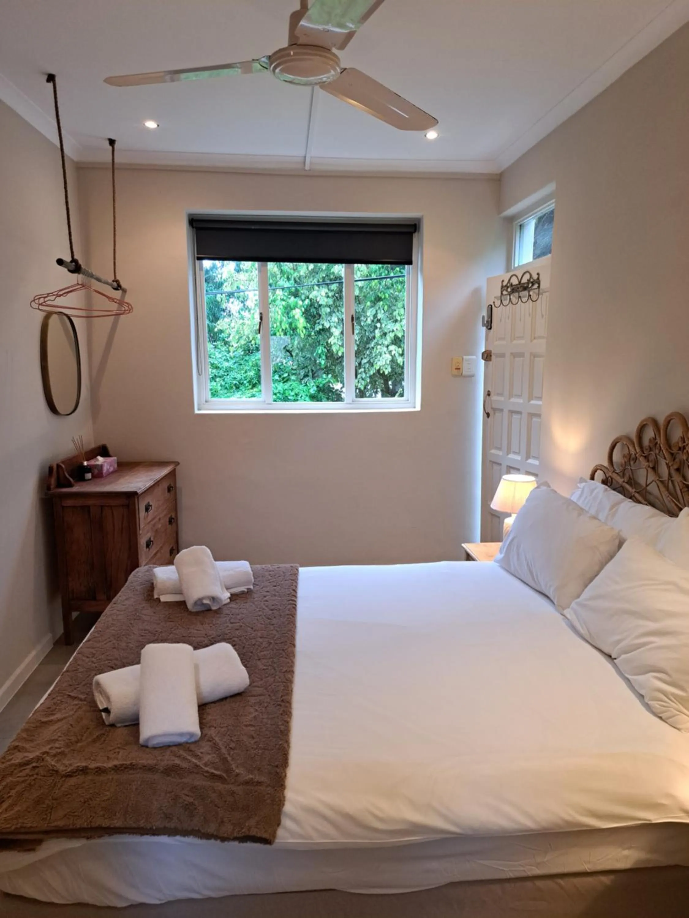 Bed in THE BIG - Luxury Backpackers