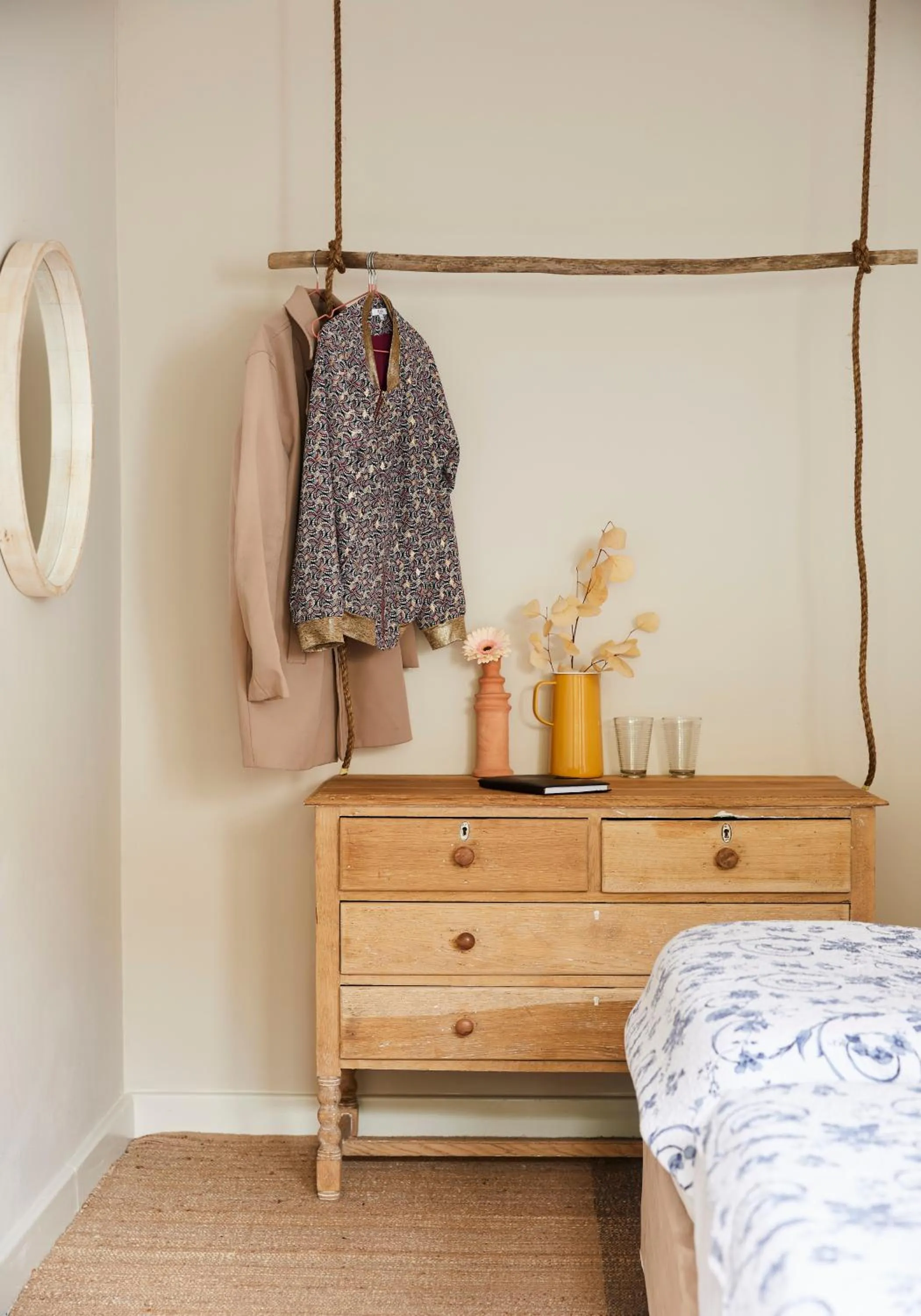 wardrobe, Bed in THE BIG - Luxury Backpackers