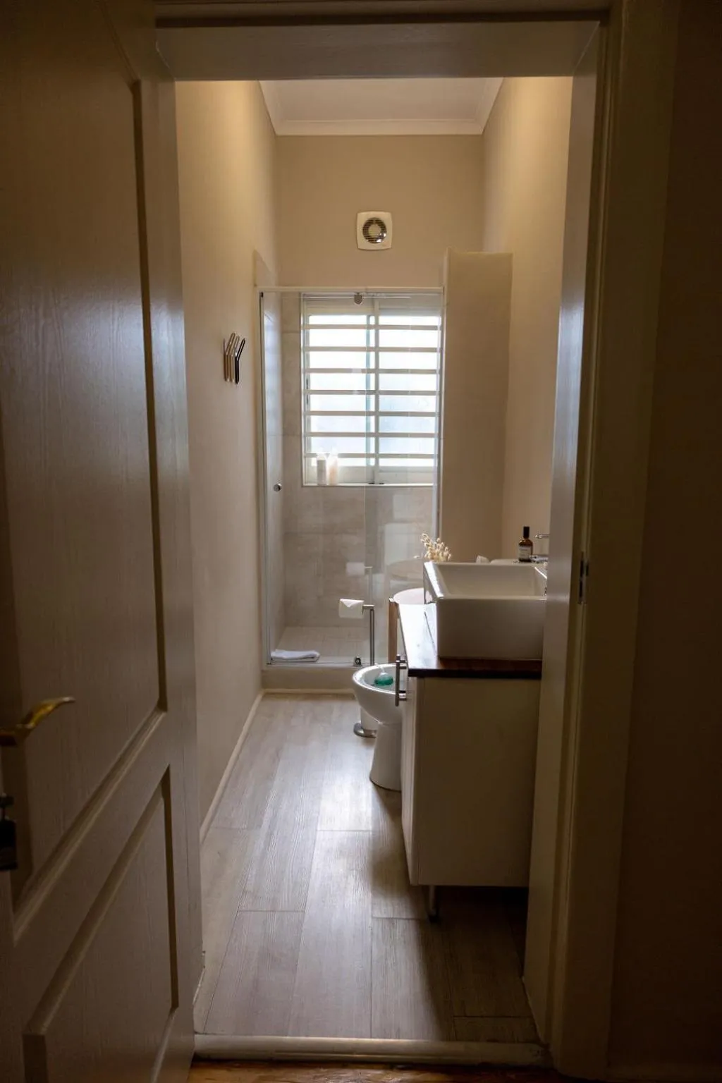 Shower in THE BIG - Luxury Backpackers