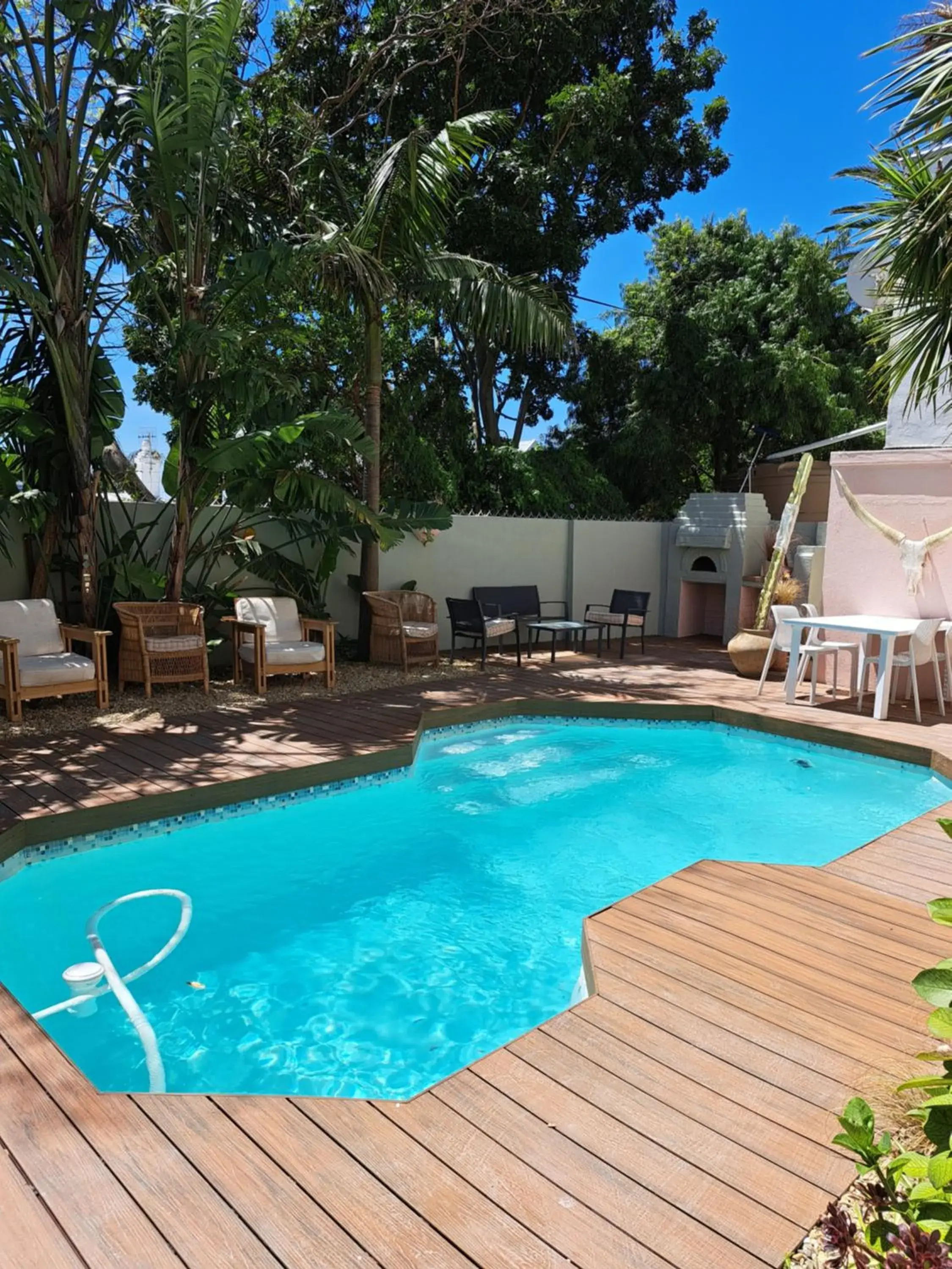 Pool view in THE BIG - Luxury Backpackers Pool view in THE BIG - Luxury Backpackers