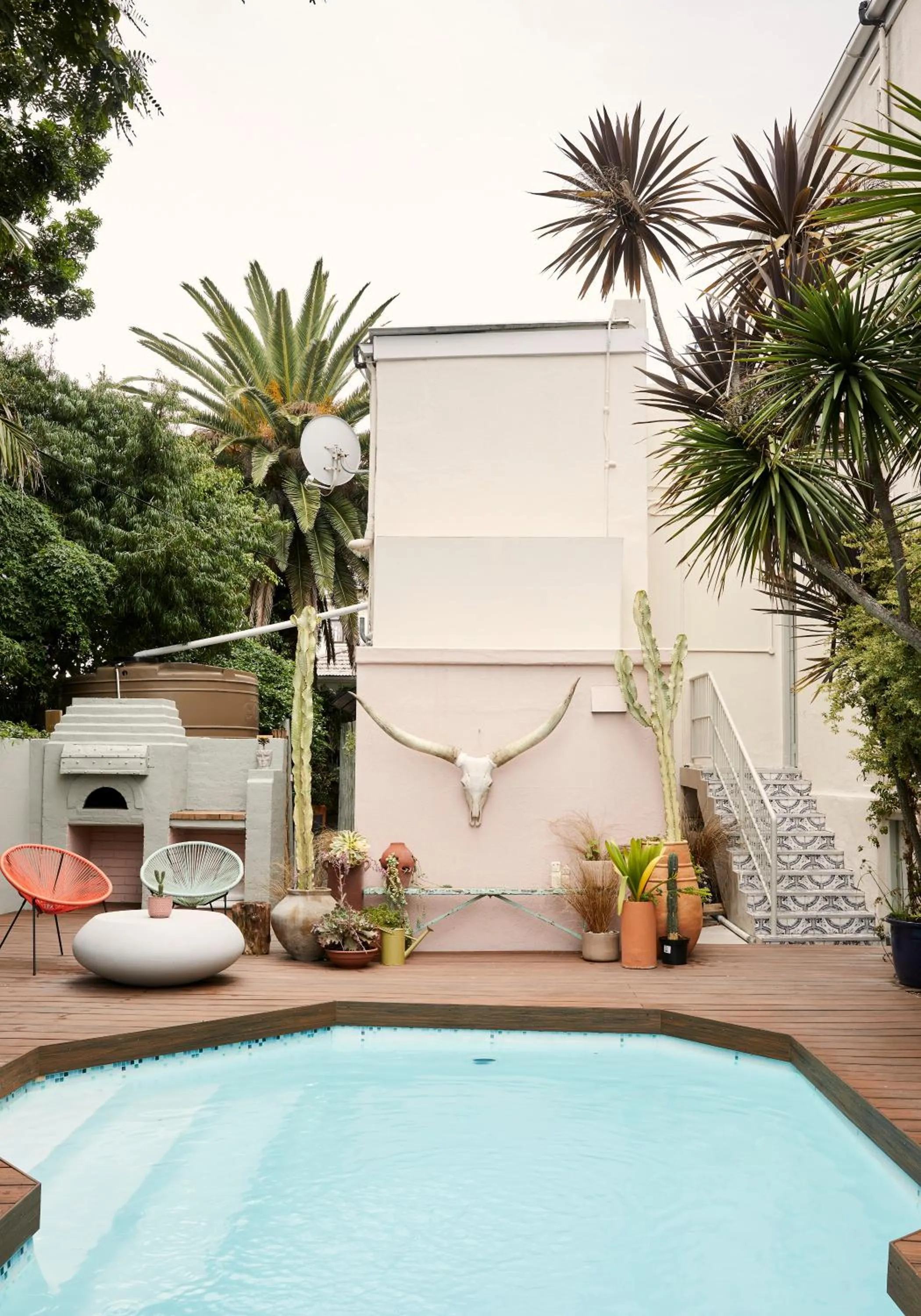 Swimming pool in THE BIG - Luxury Backpackers