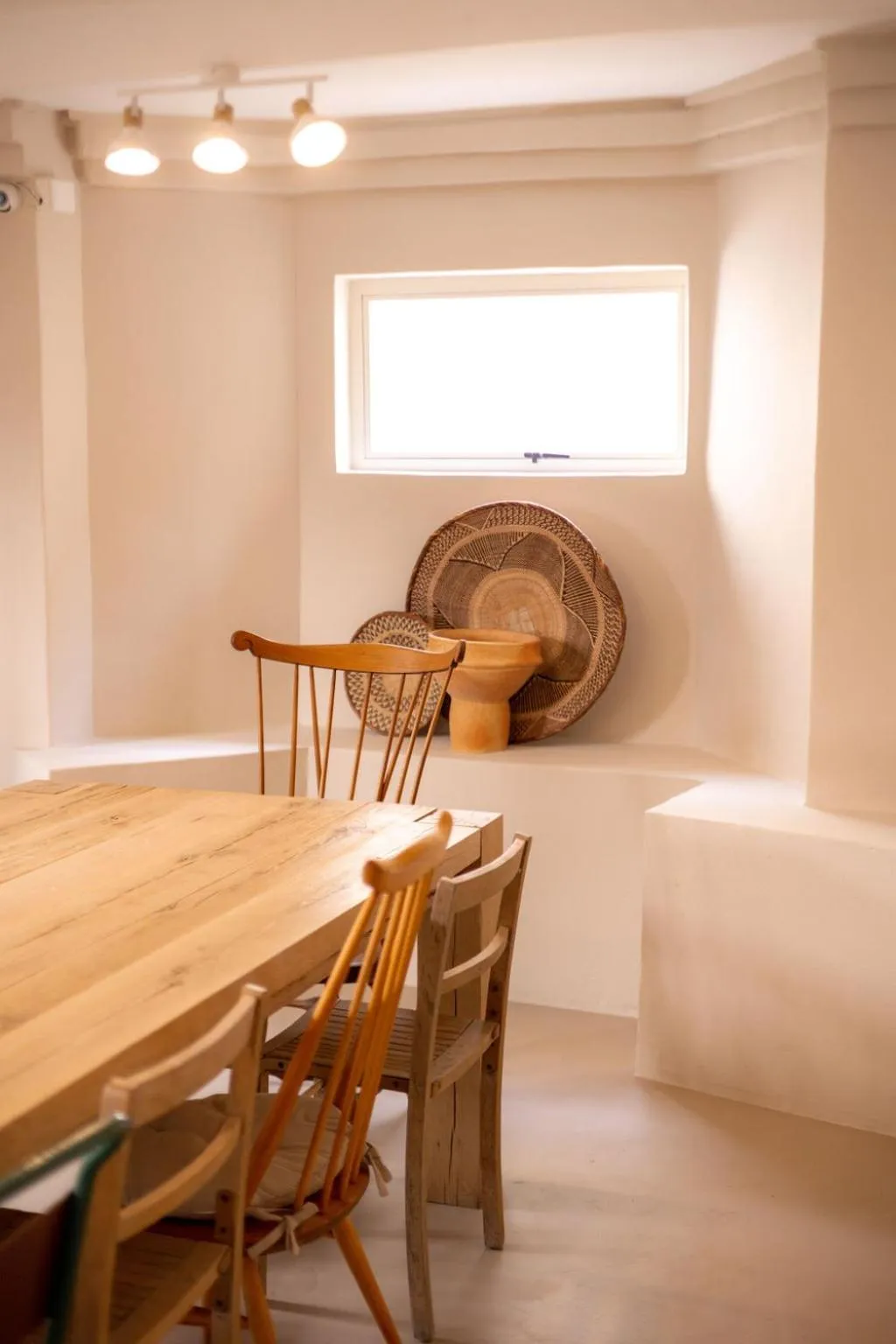 Dining area in THE BIG - Luxury Backpackers
