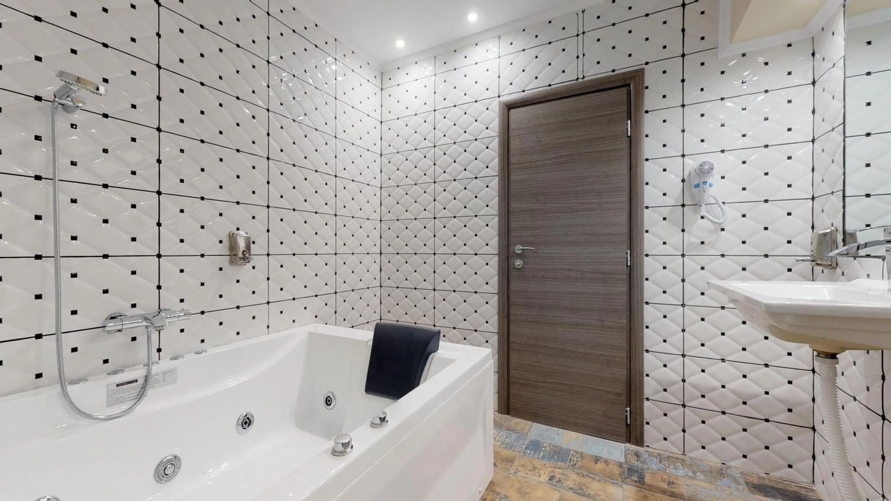 Steam room in Jacuzzi Suites