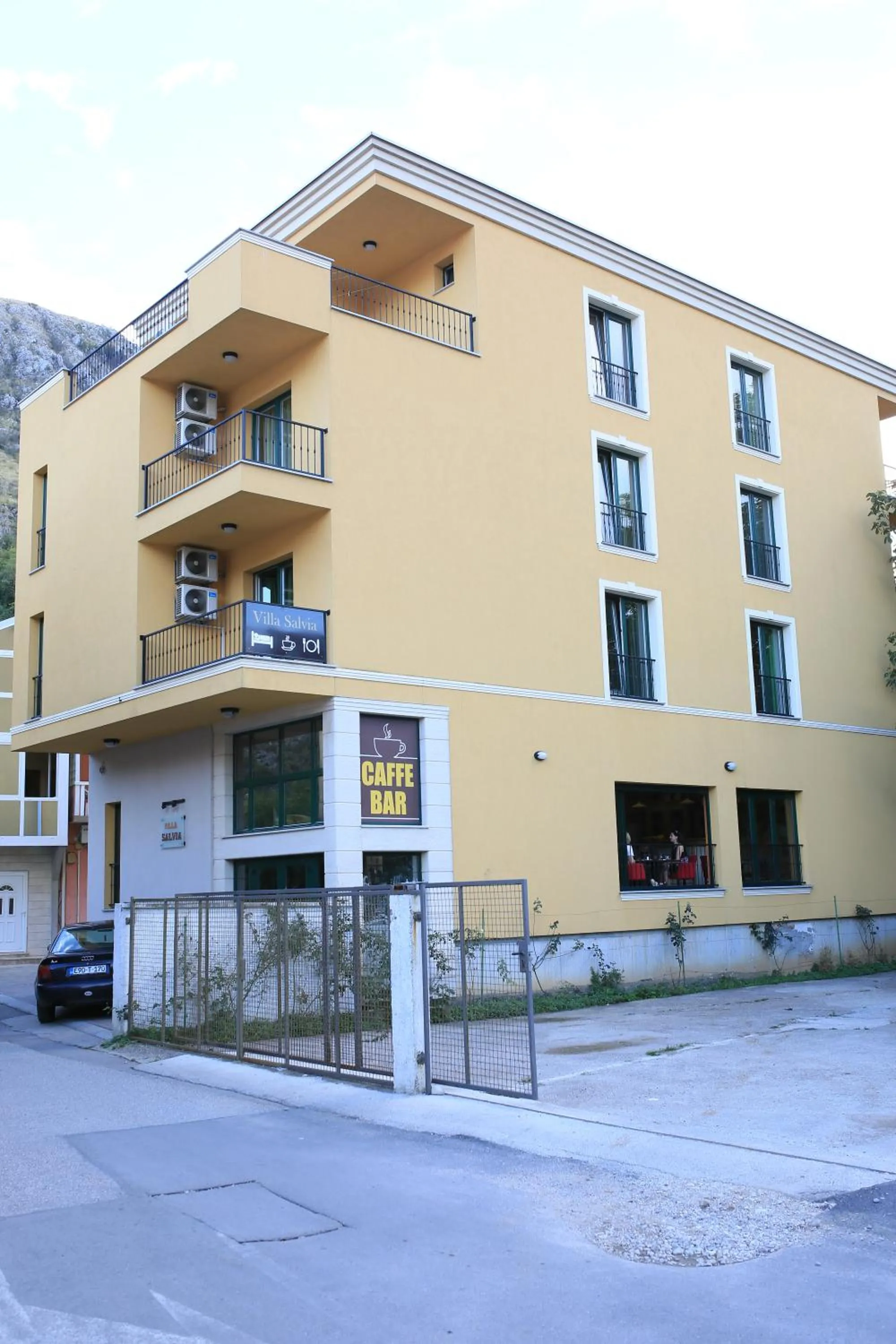 Property building in Villa Salvia