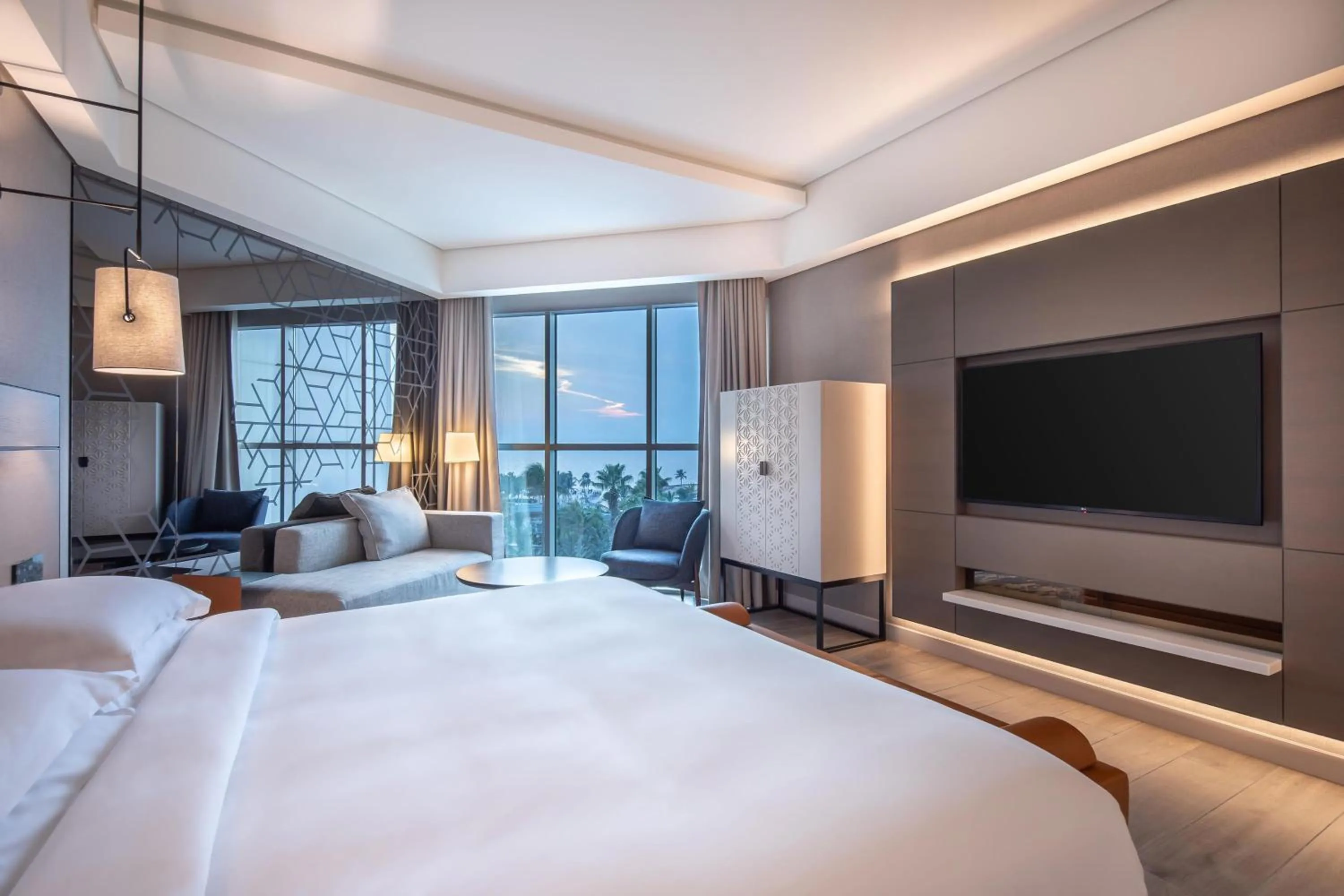 Photo of the whole room, Bed in Sheraton Jeddah Hotel