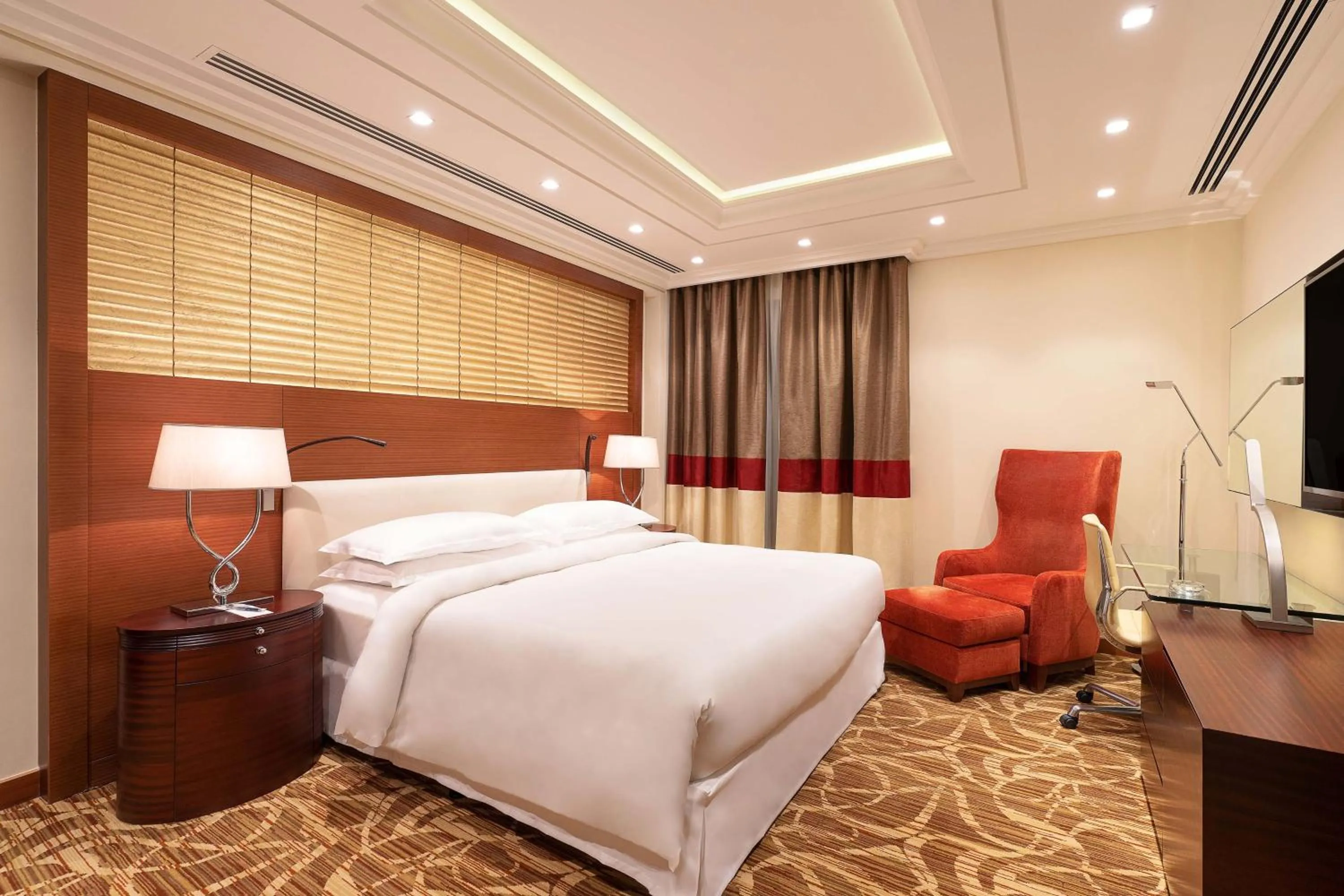 Bedroom, Bed in Sheraton Jeddah Hotel