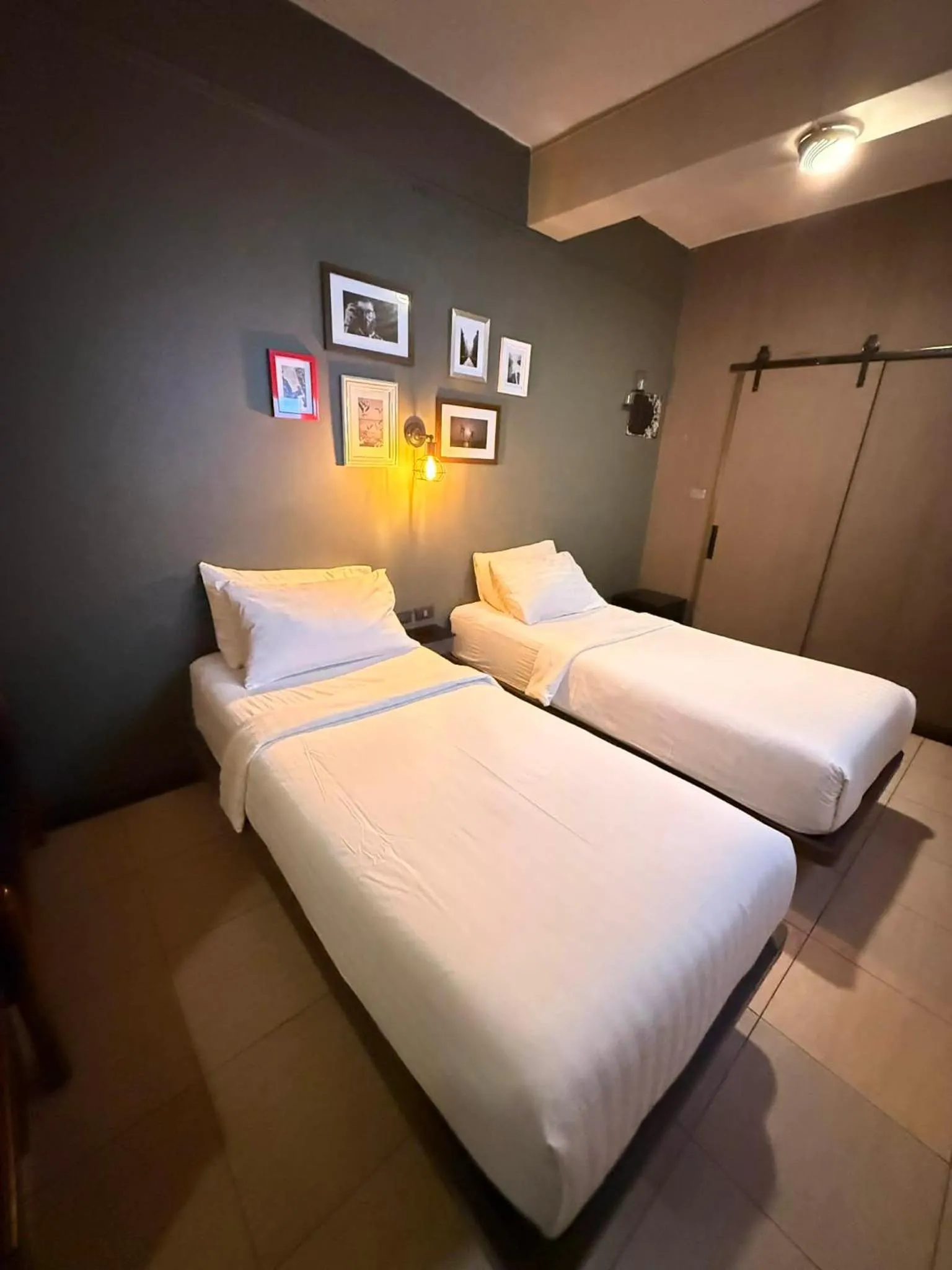 Bed in BB House Rambuttri2 บีบี เฮ้าส์ รามบุตรี2