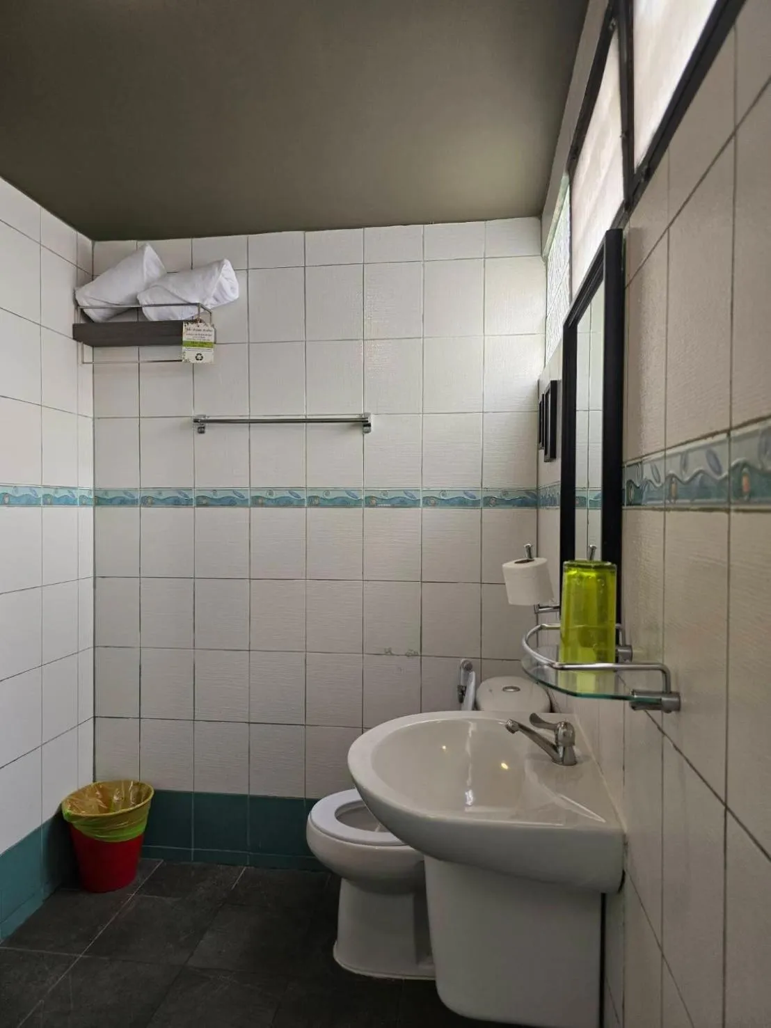 Shower in BBhouse Rambuttri 2