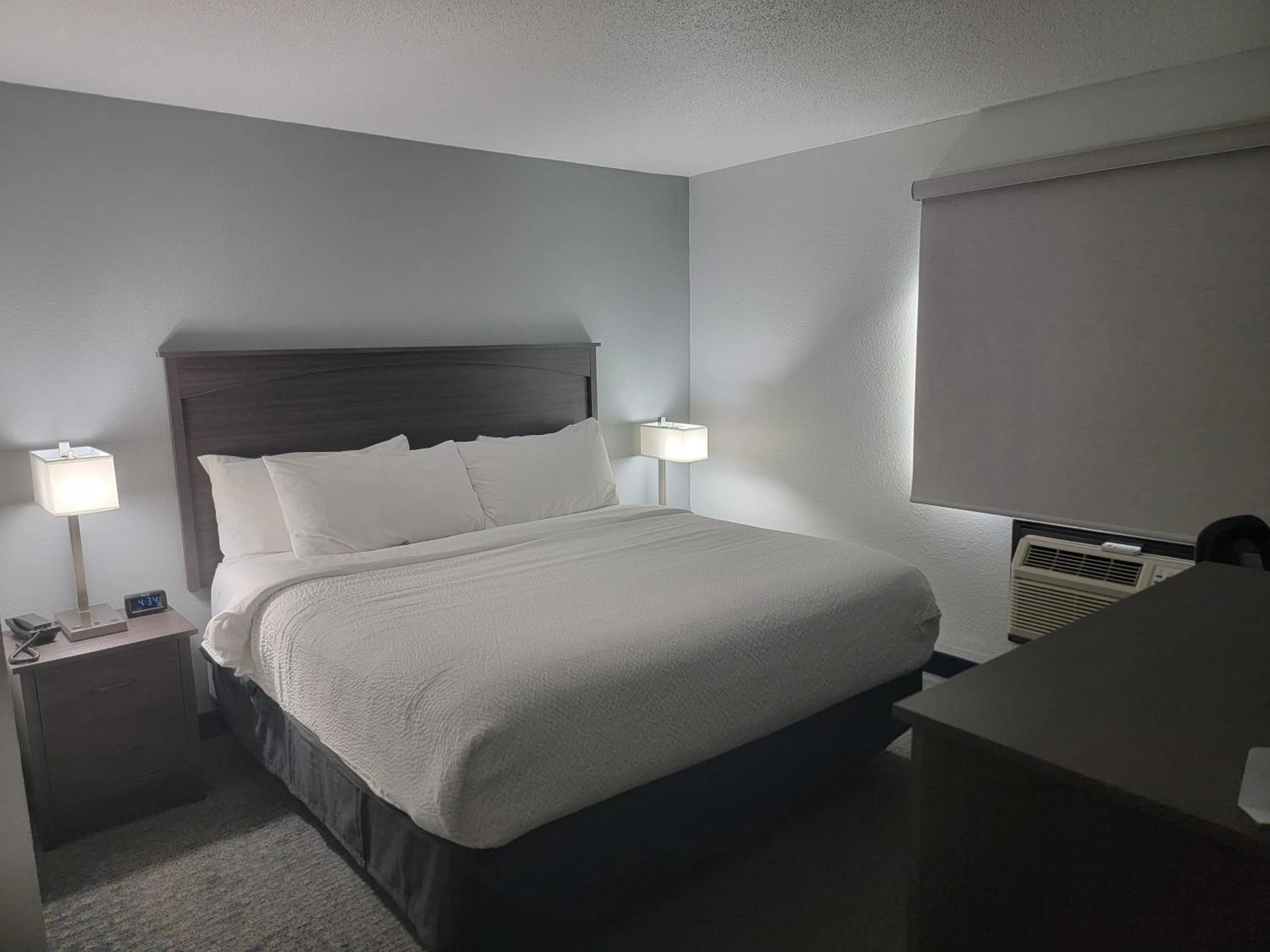 Bed in Americas Best Value Inn and Suites Bismarck