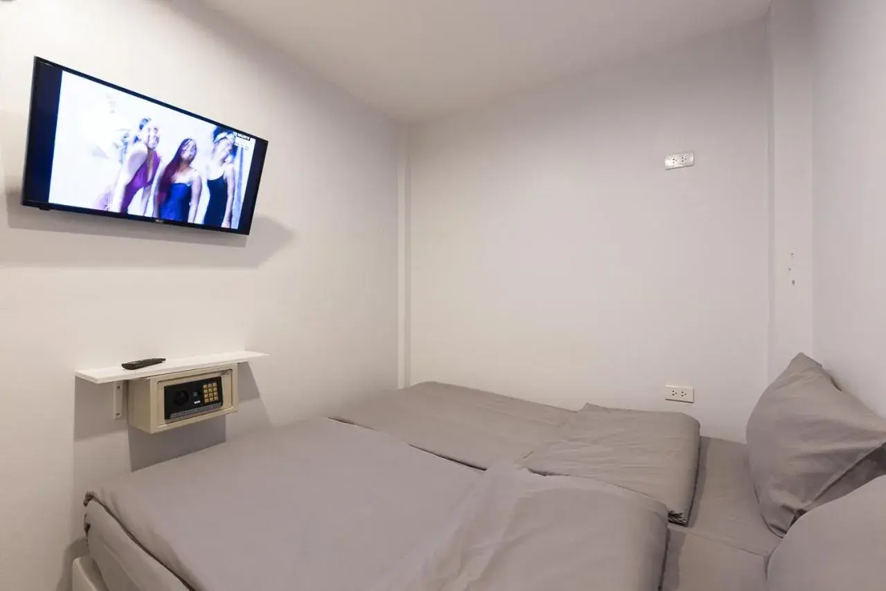 Bed in Minimal House Patong Bed in Minimal House Patong