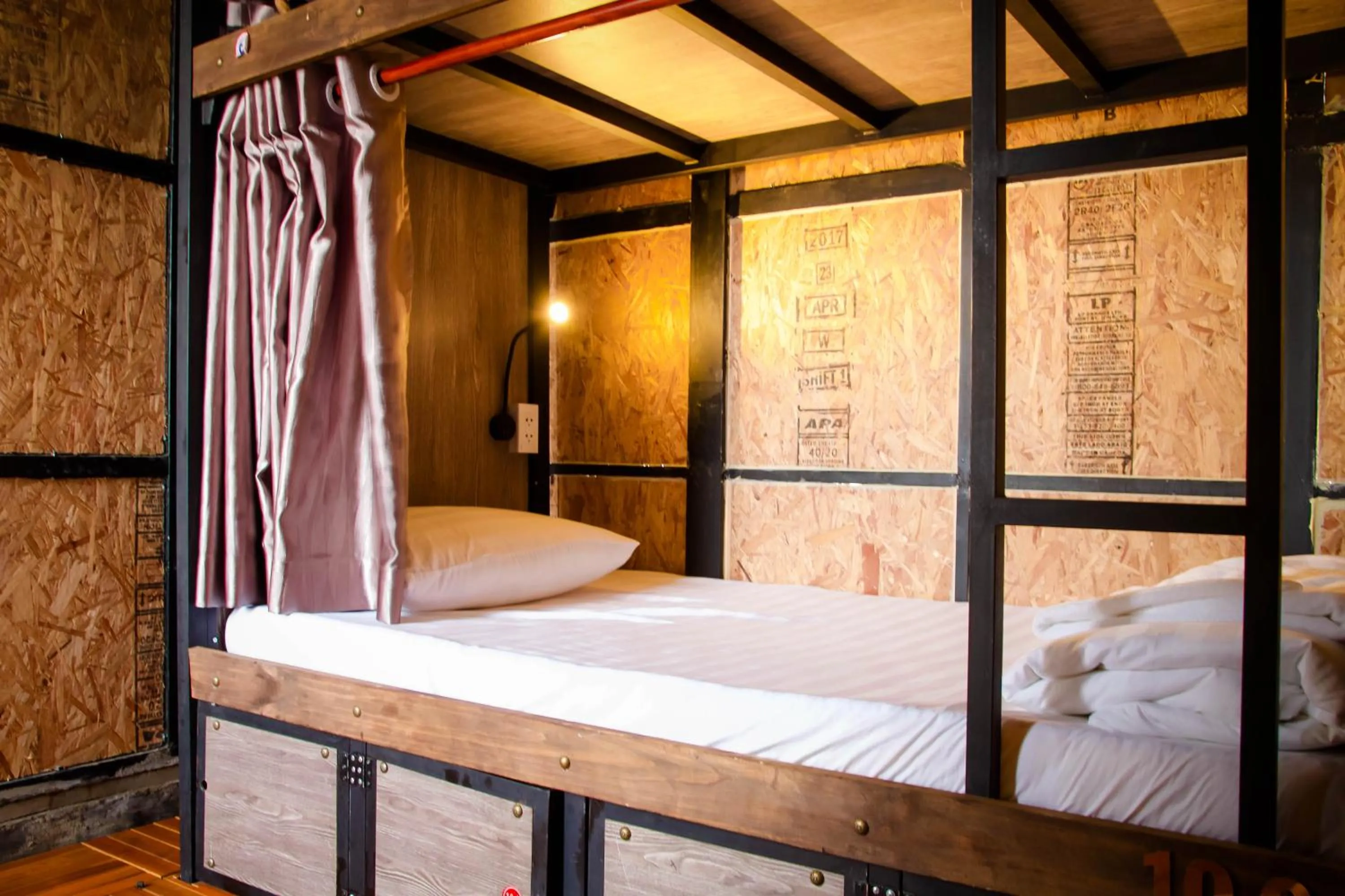 bunk bed, Bed in Sai Gon 1979 Hotel