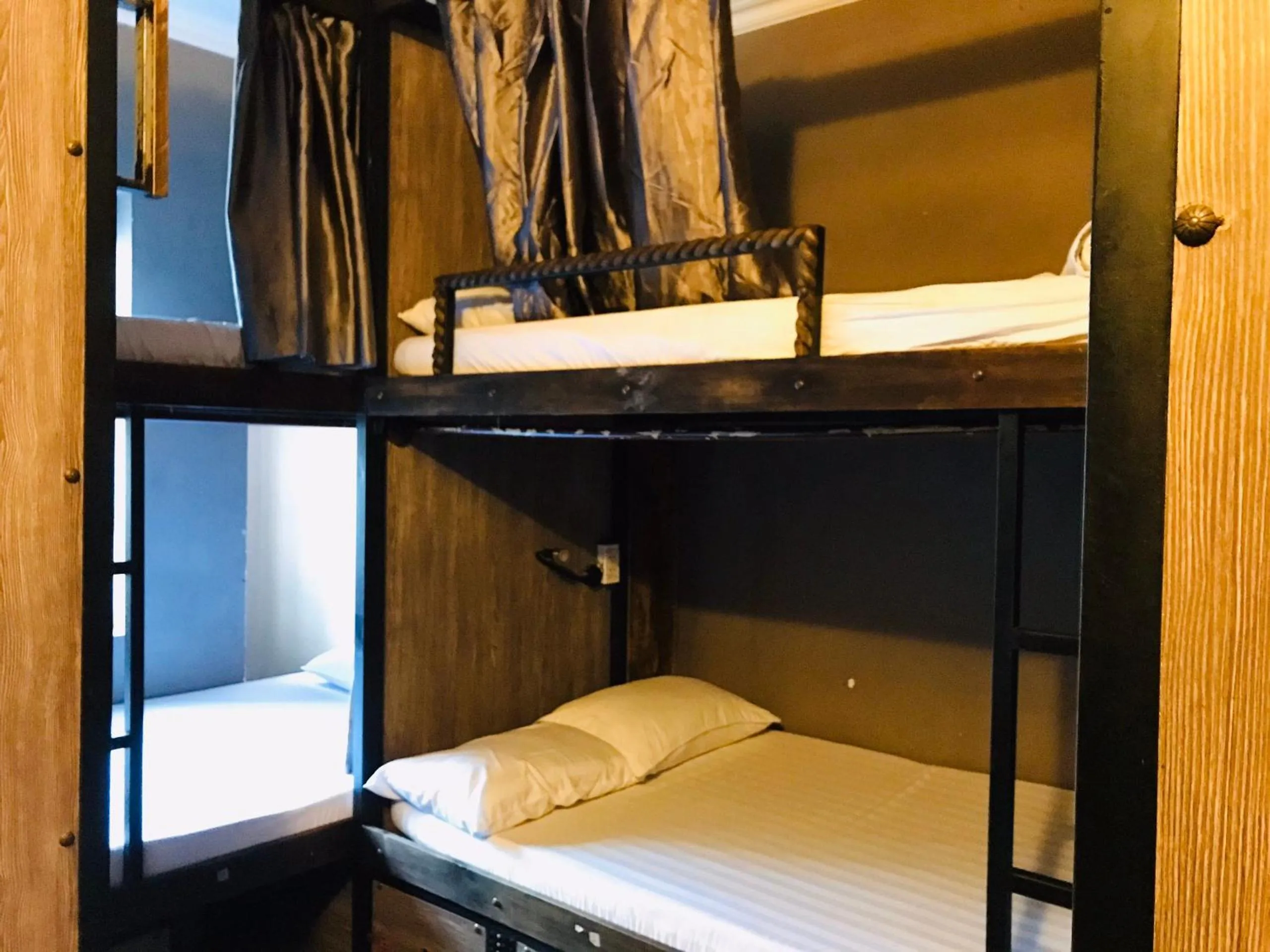 bunk bed, Bed in Sai Gon 1979 Hotel