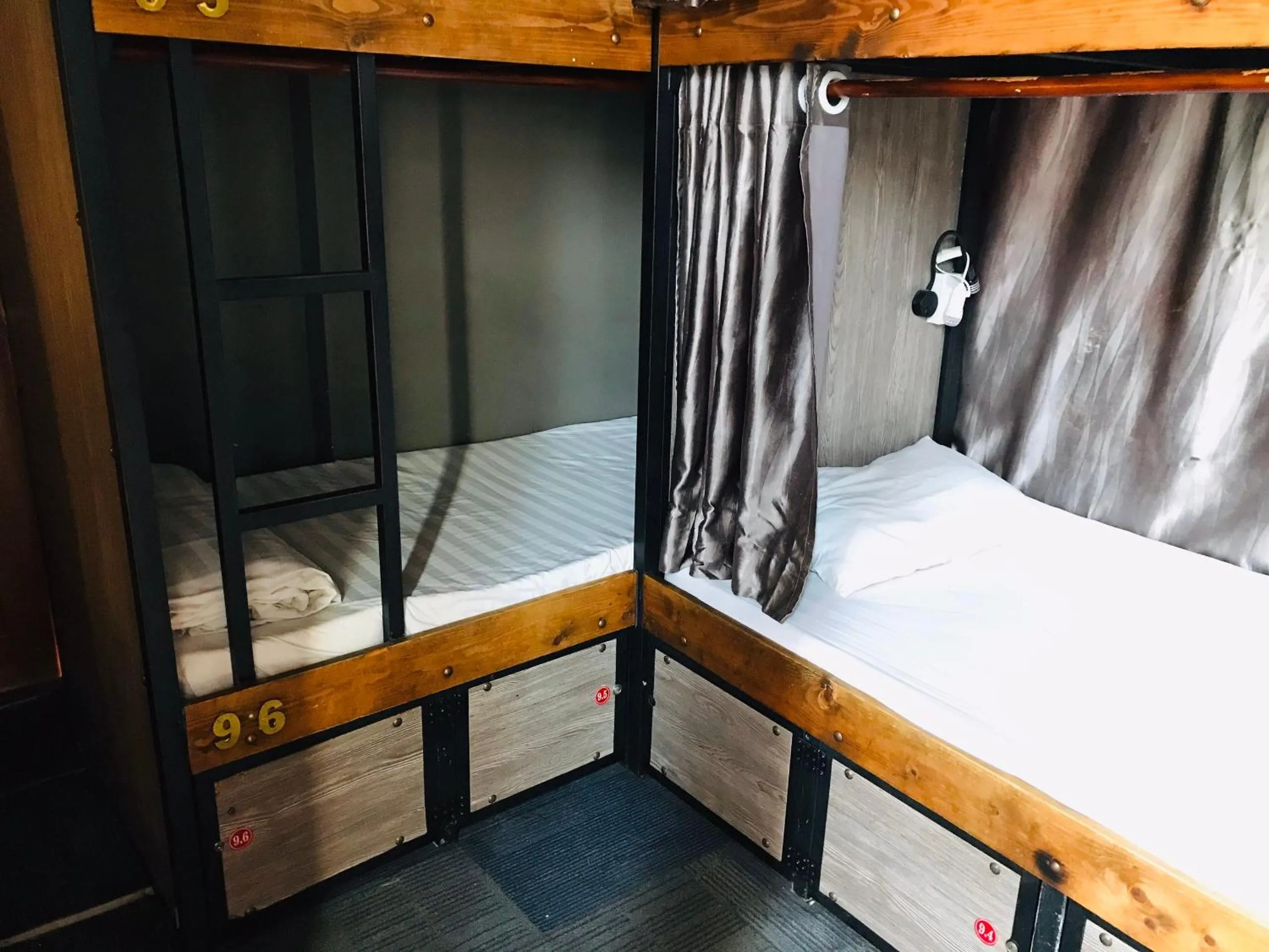 bunk bed, Bed in Sai Gon 1979 Hotel