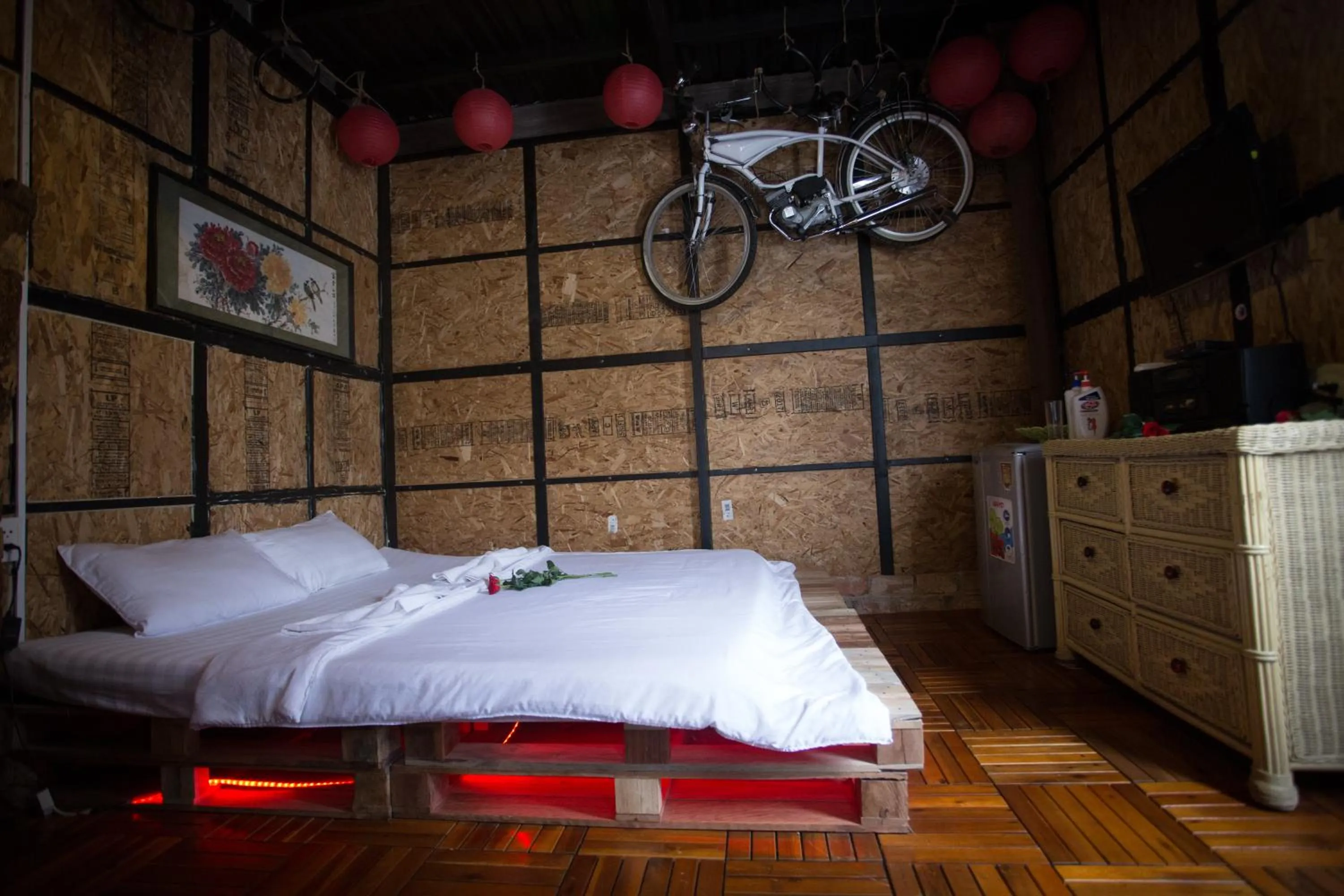 Bed in Sai Gon 1979 Hotel