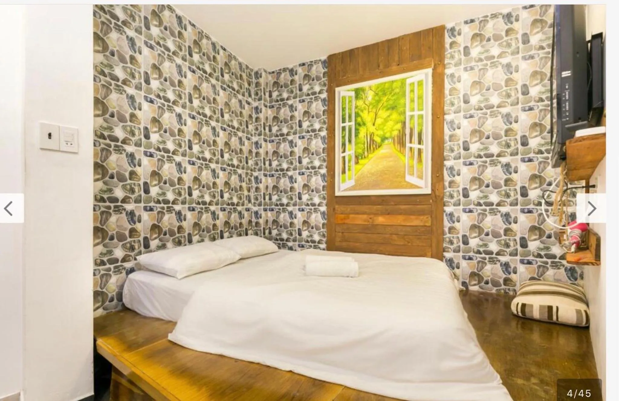 Bed in Sai Gon 1979 Hotel