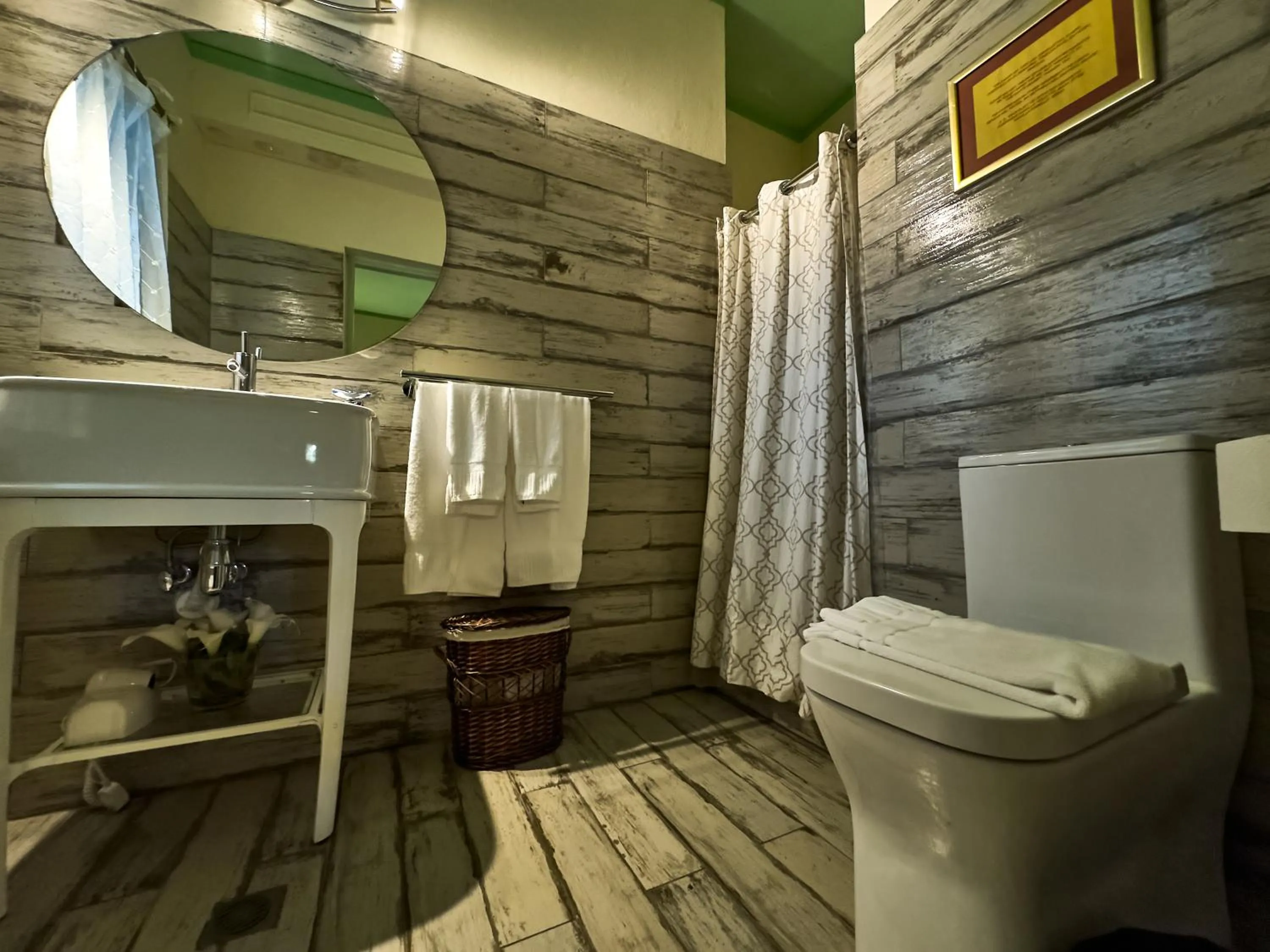 Shower in Hotel San Marco