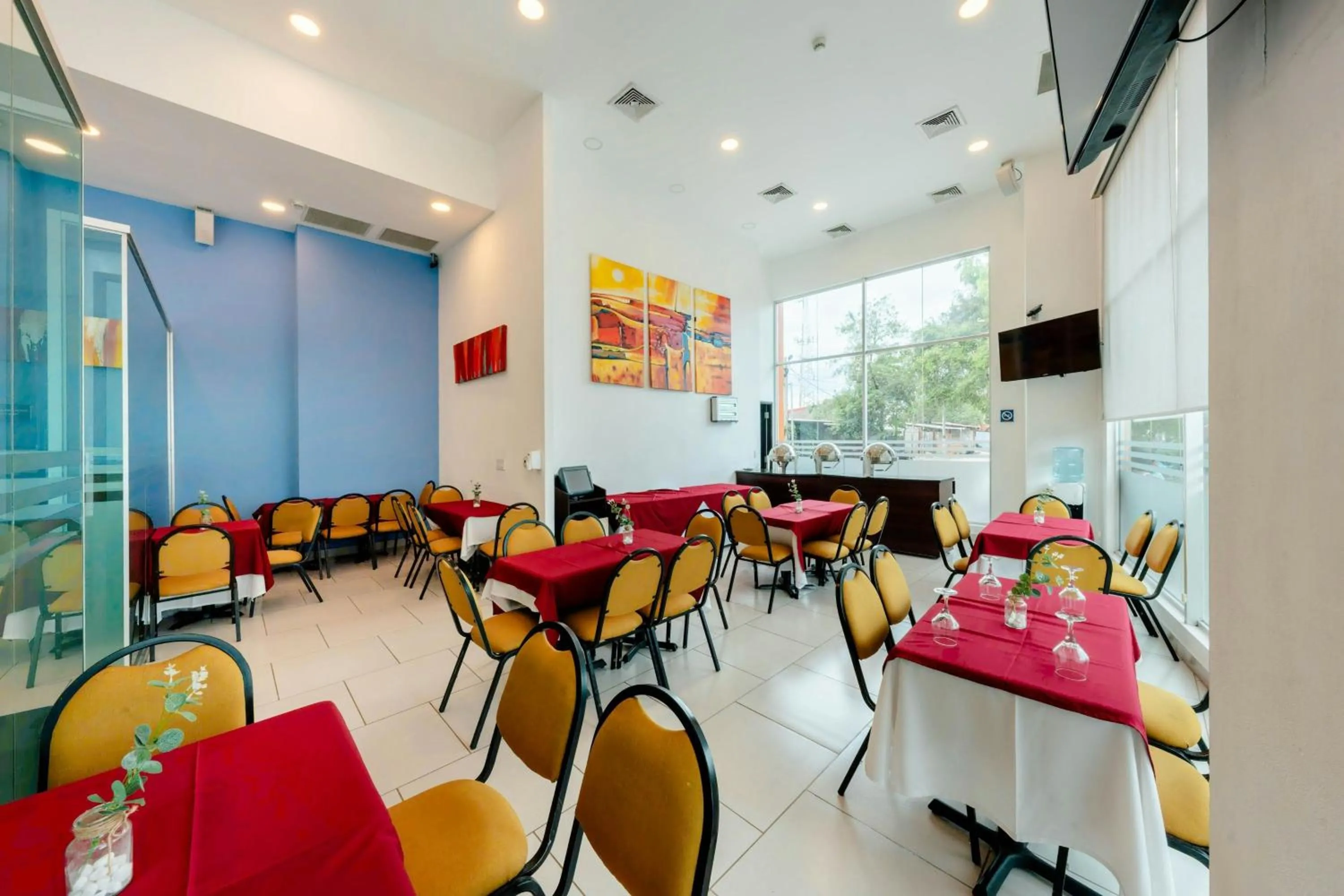 Restaurant/places to eat in City Express by Marriott Esteli