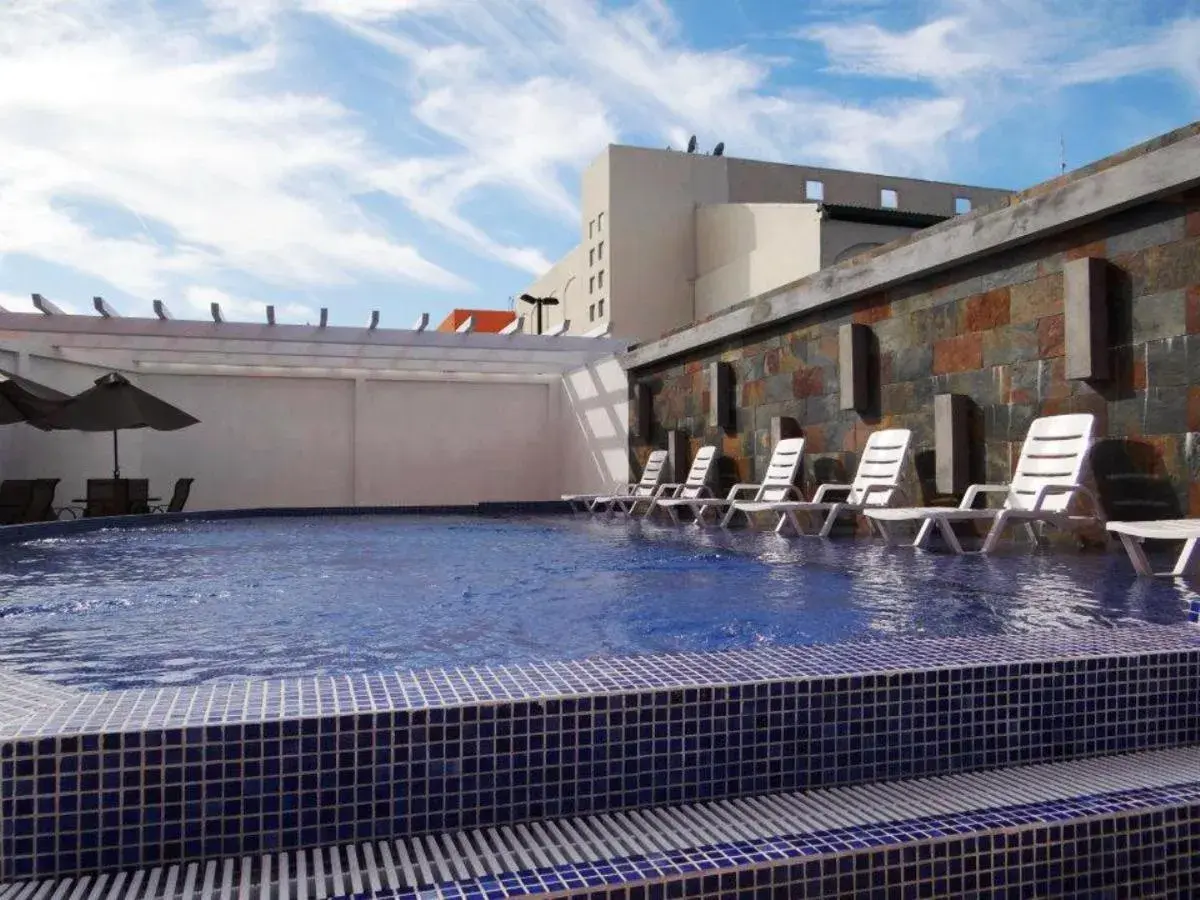 Swimming pool in Hotel Hex Swimming pool in Hotel Hex